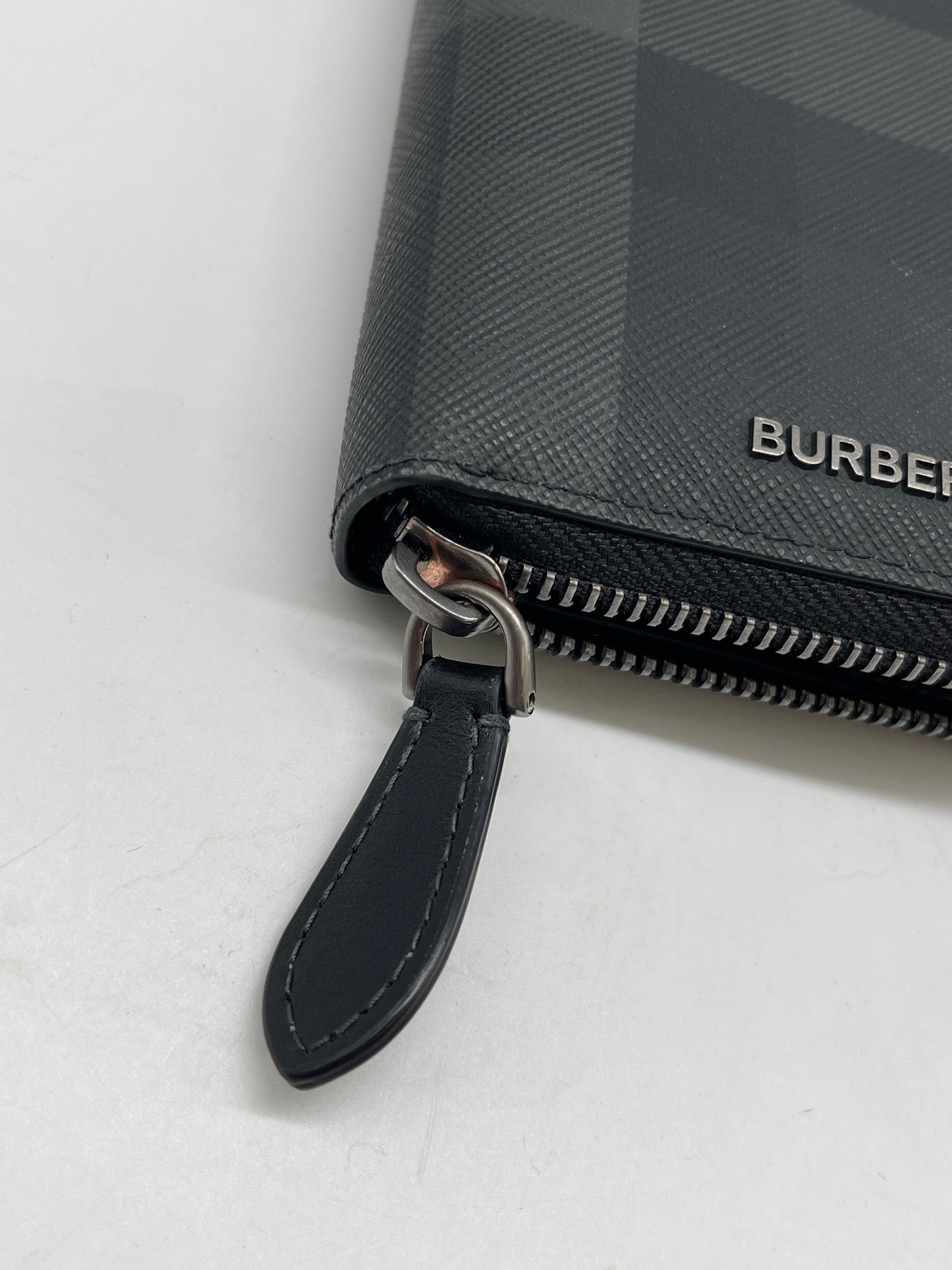 Wallet Luxury Designer By Burberry, Size: Medium