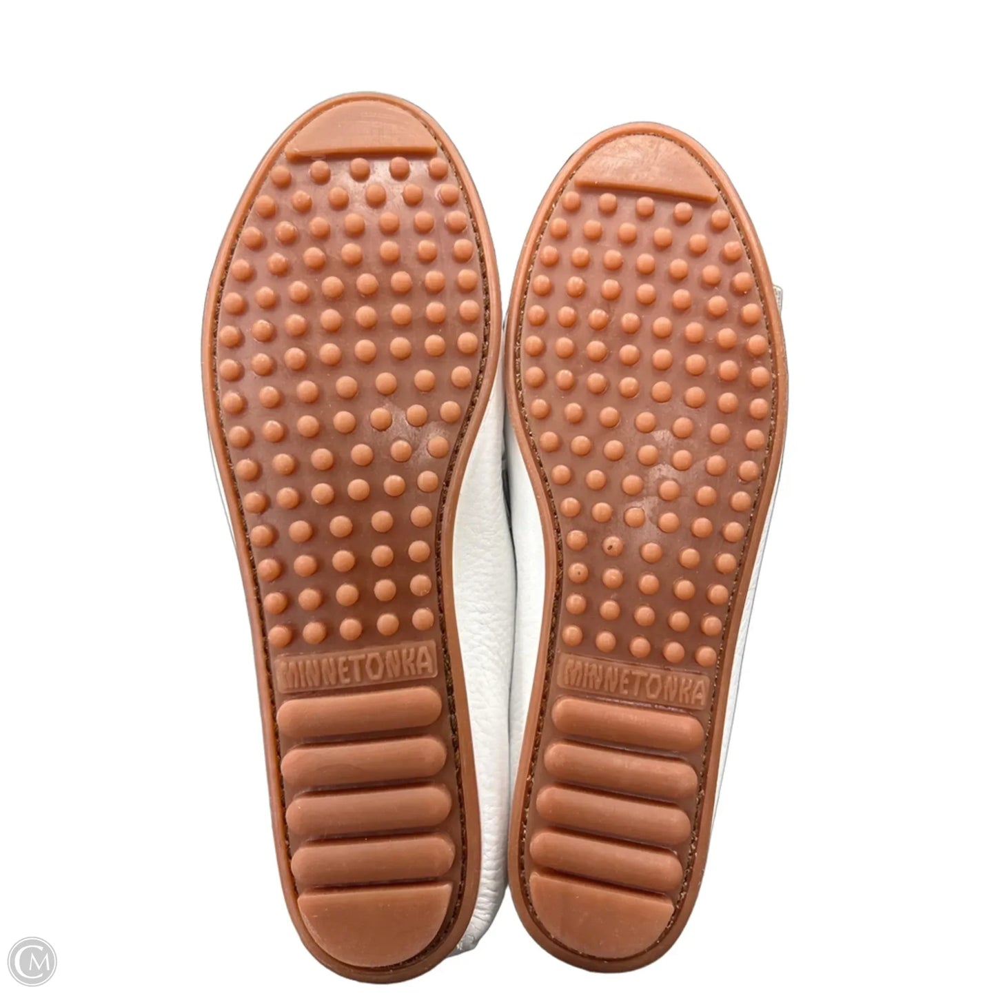 Shoes Flats By Minnetonka In White, Size: 7