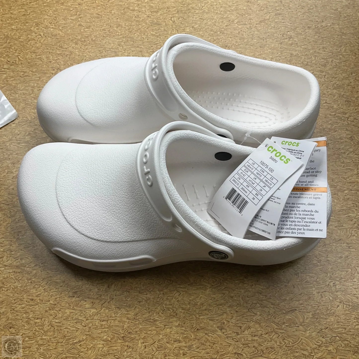 Shoes Flats By Crocs In White, Size: 10