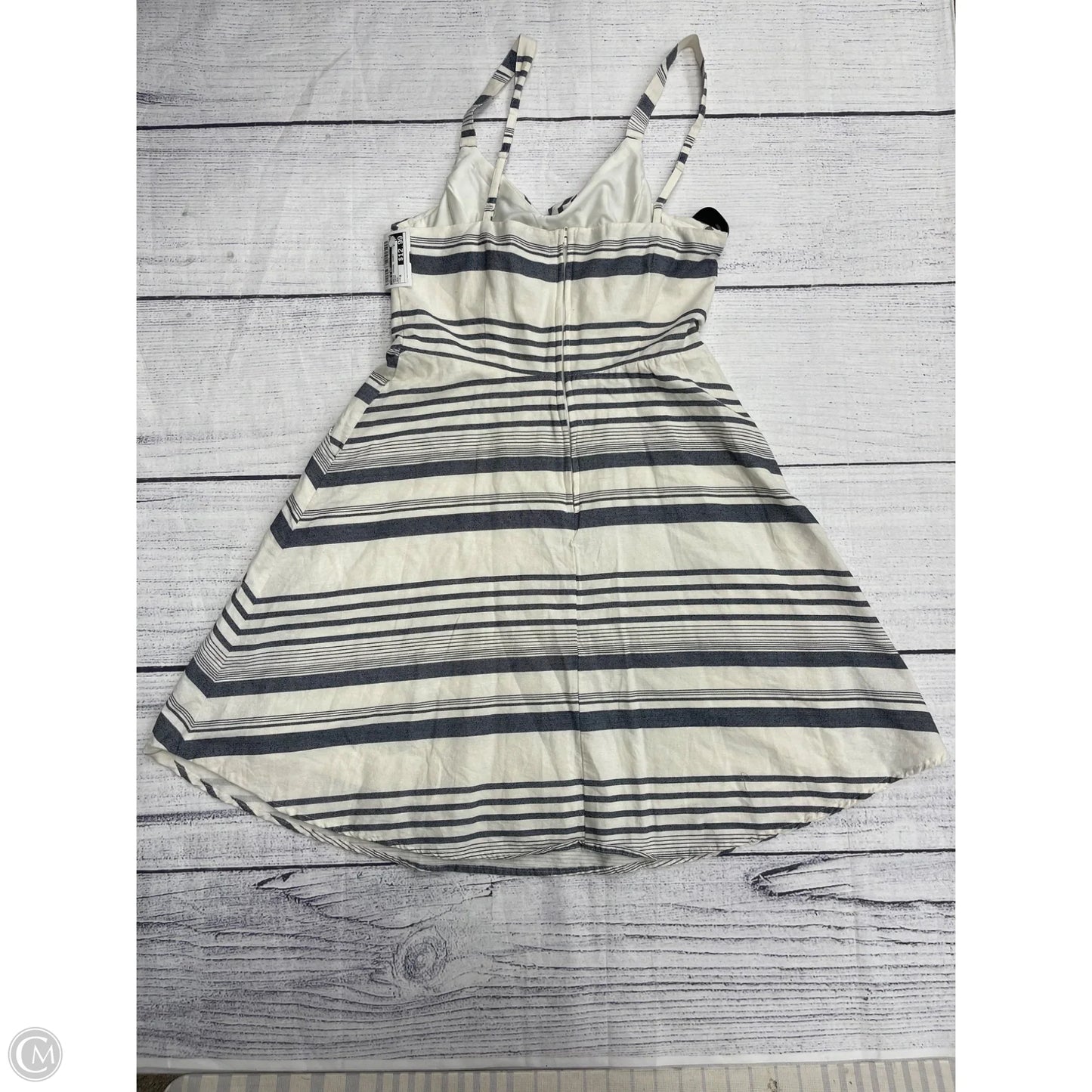 Dress Casual Short By Jun & Ivy In Cream, Size: M