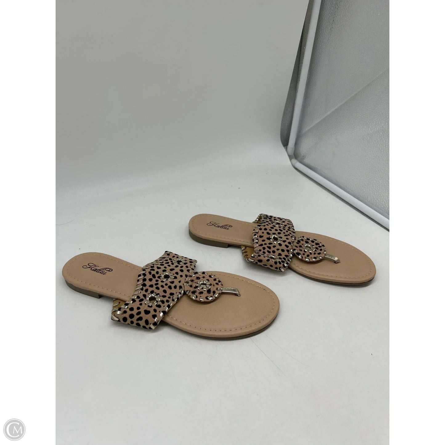 Sandals Flats By Clothes Mentor In Tan, Size: 11