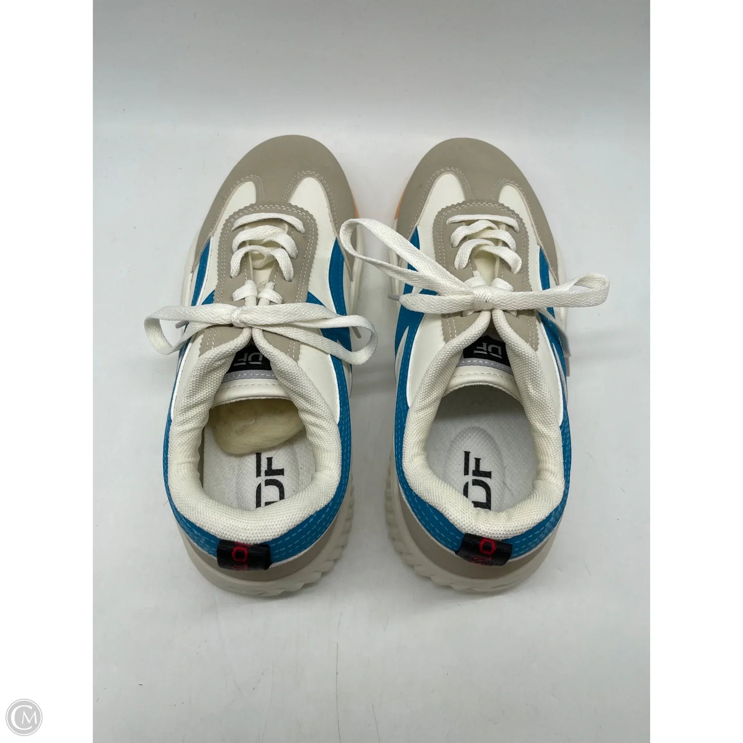 Shoes Sneakers By Clothes Mentor In White, Size: 10