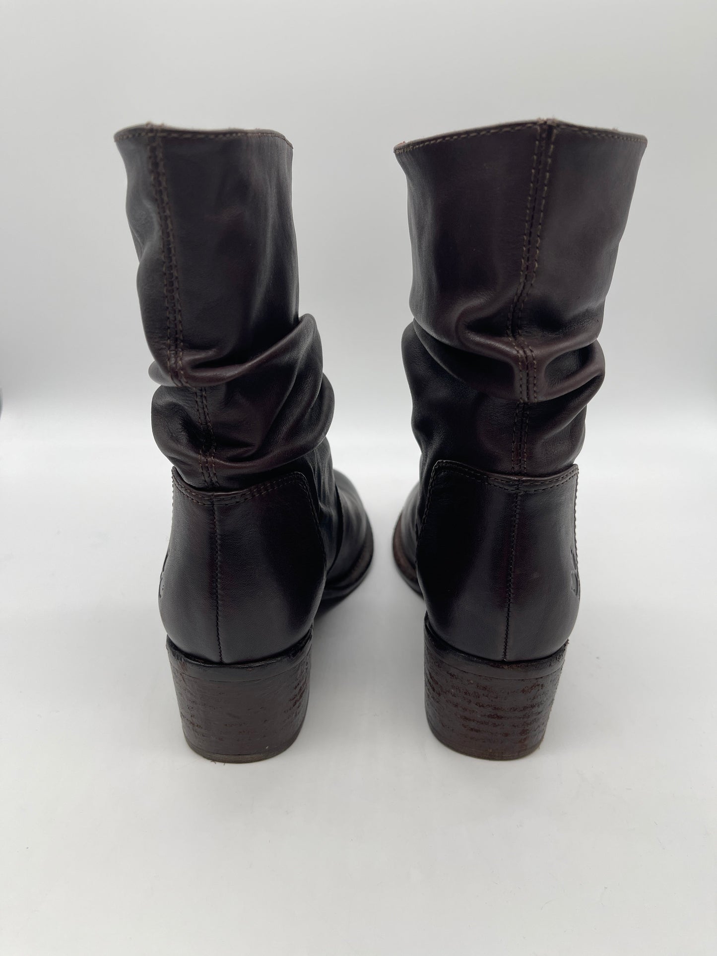 Boots Designer By Patricia Nash In Brown, Size: 6