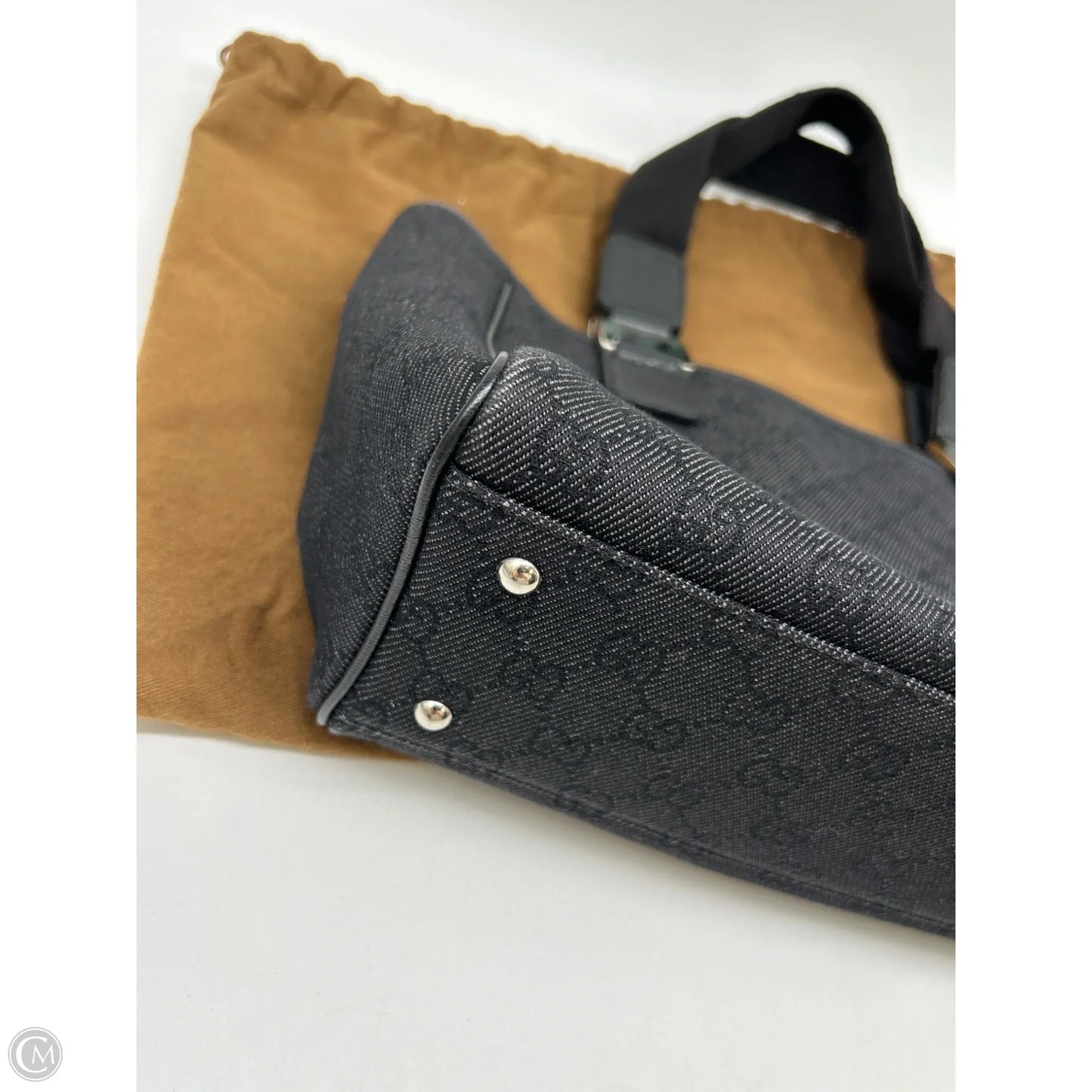 Handbag Luxury Designer By Gucci, Size: Medium