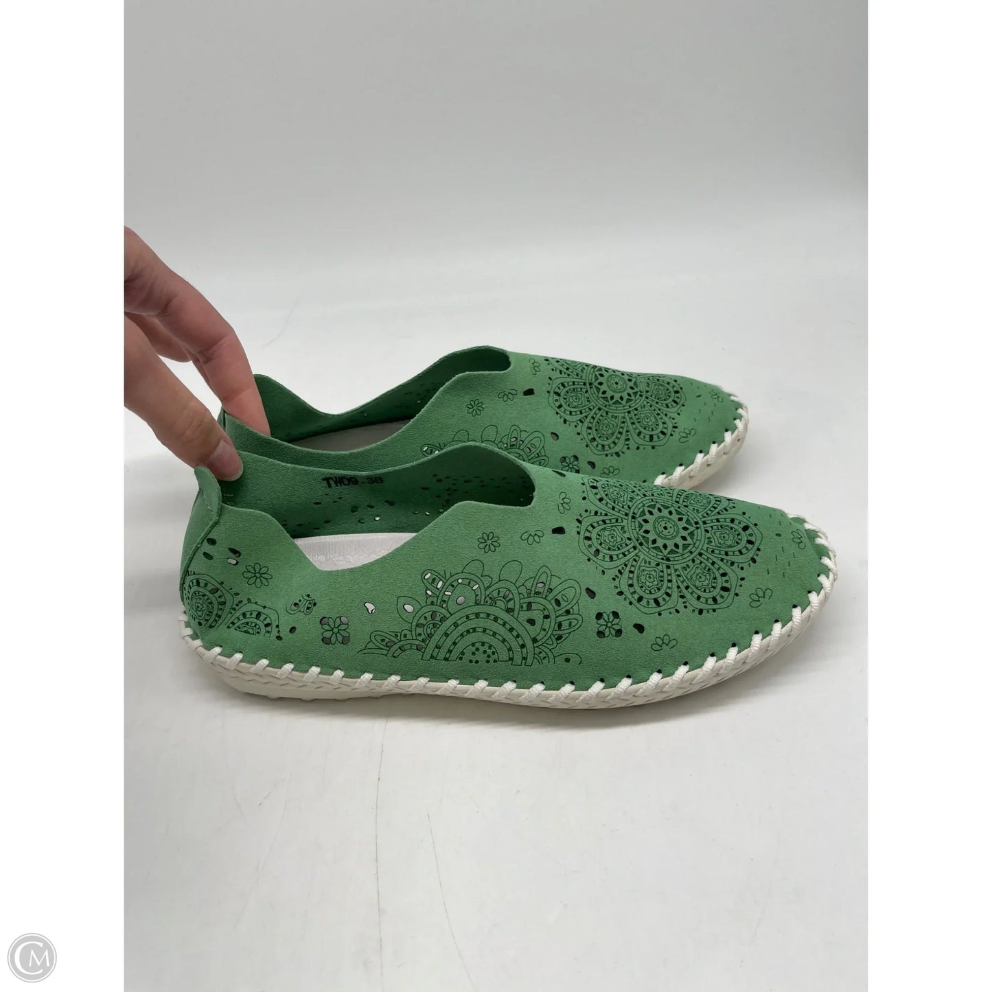 Shoes Flats By Bernie Mev In Green, Size: 8