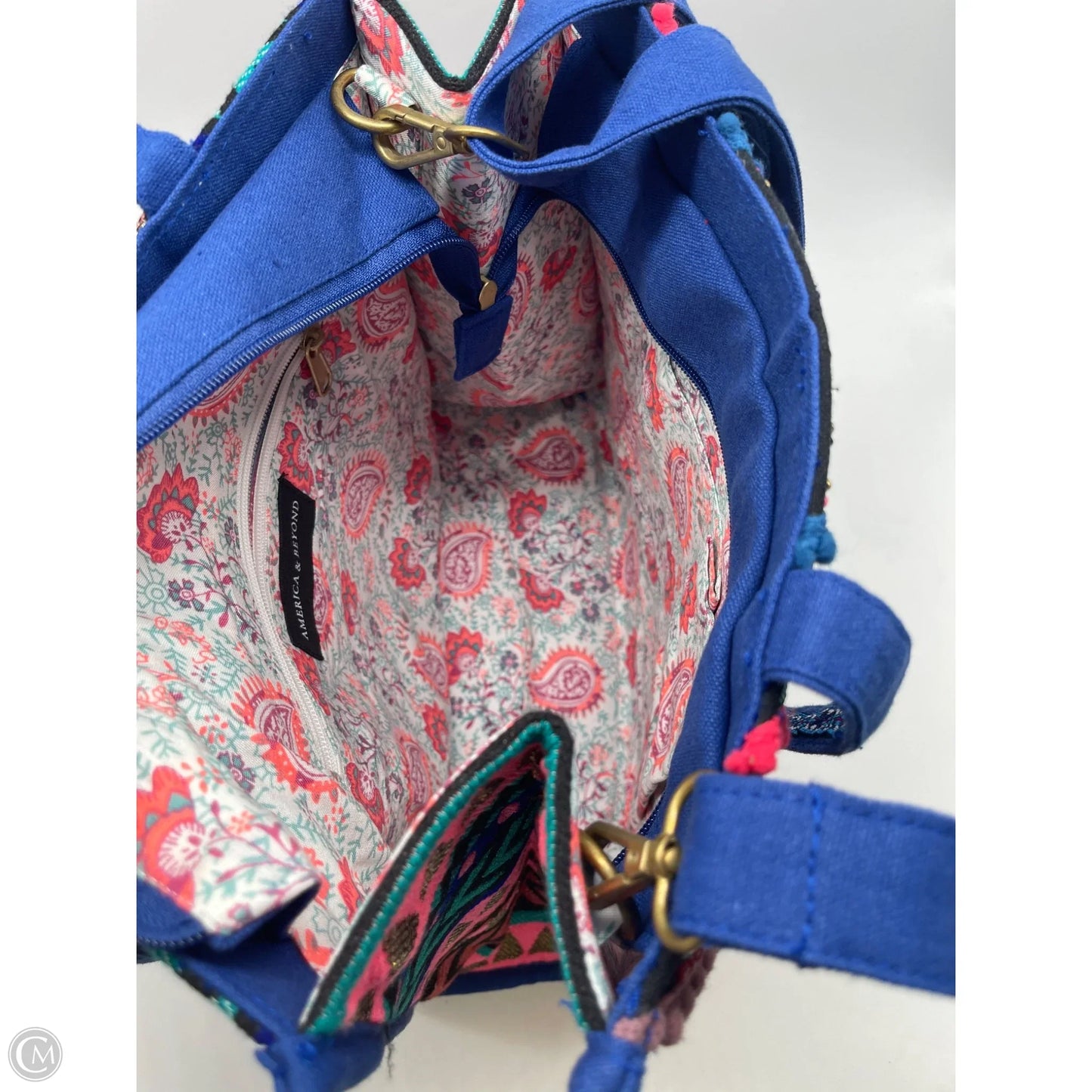 Handbag By Clothes Mentor, Size: Medium
