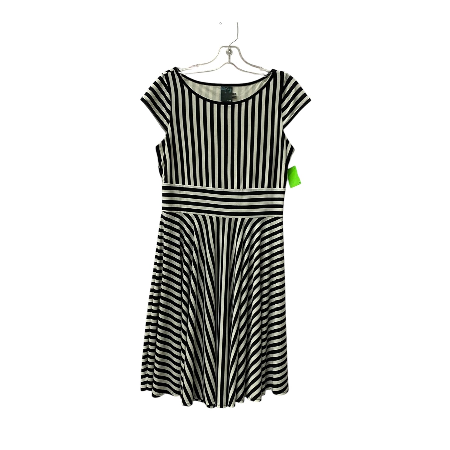 Dress Casual Short By Gabby Skye In Black, Size:8
