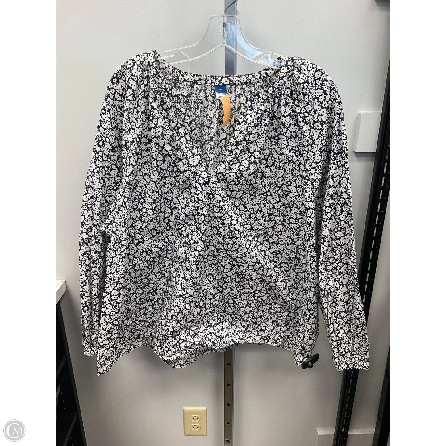 Top Long Sleeve By Old Navy In Blue & White, Size: Xl