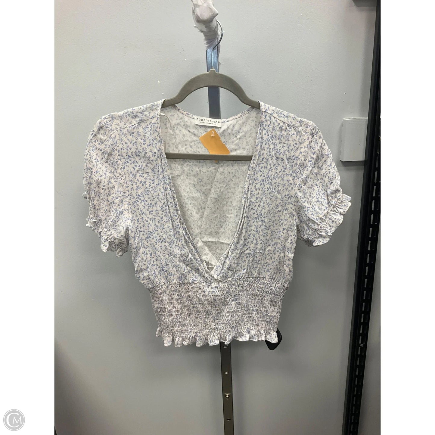 Top Short Sleeve By Paper Crane In Blue & White, Size: S