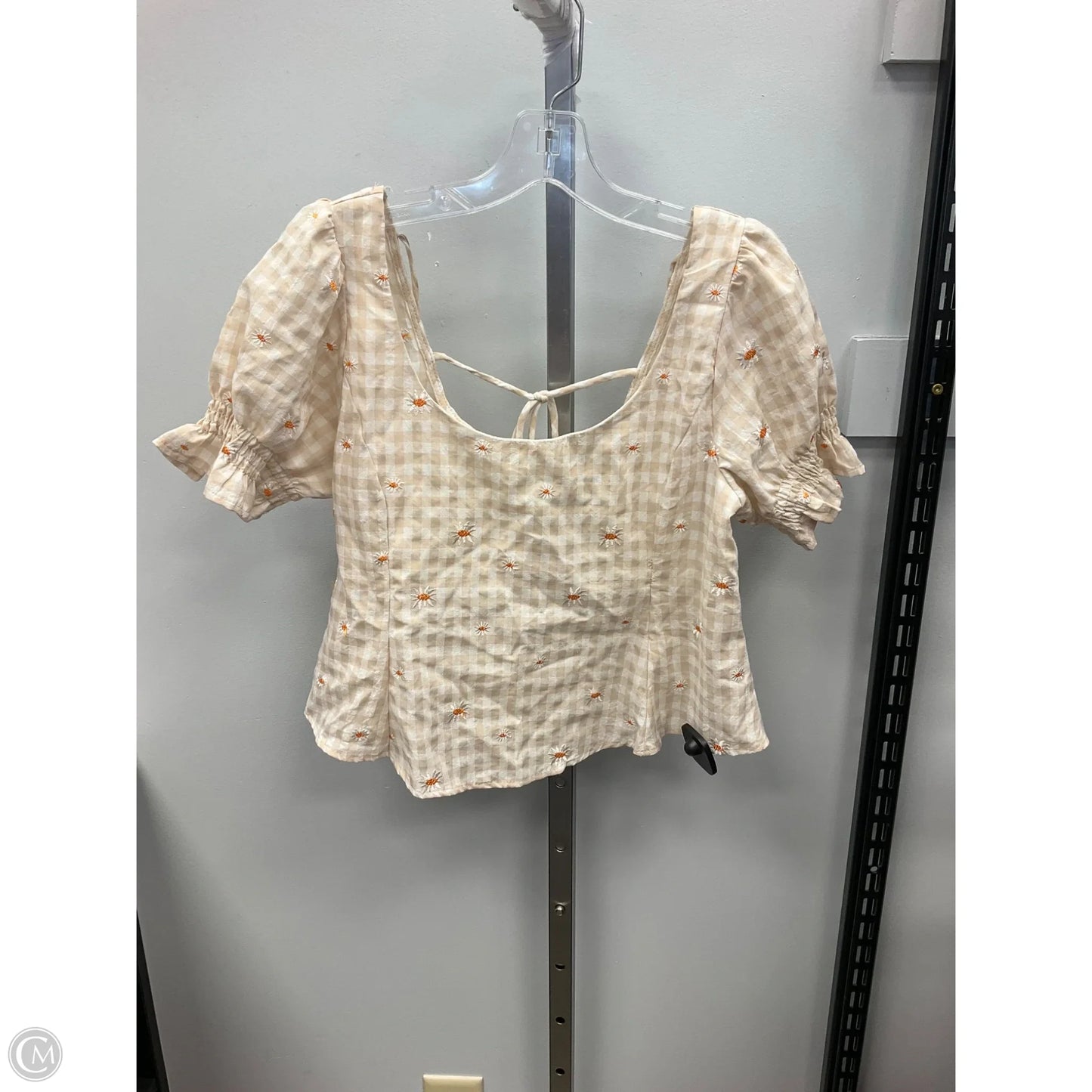 Top Short Sleeve By Kirious In Checkered Pattern, Size: M