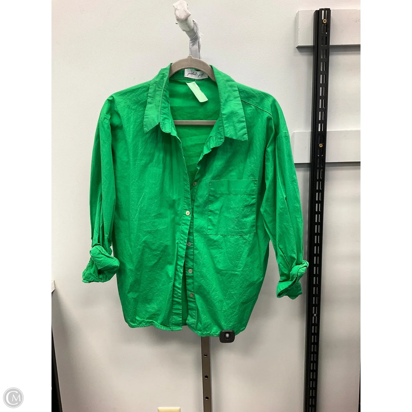 Top Long Sleeve By Petal & Pup In Green, Size: 4