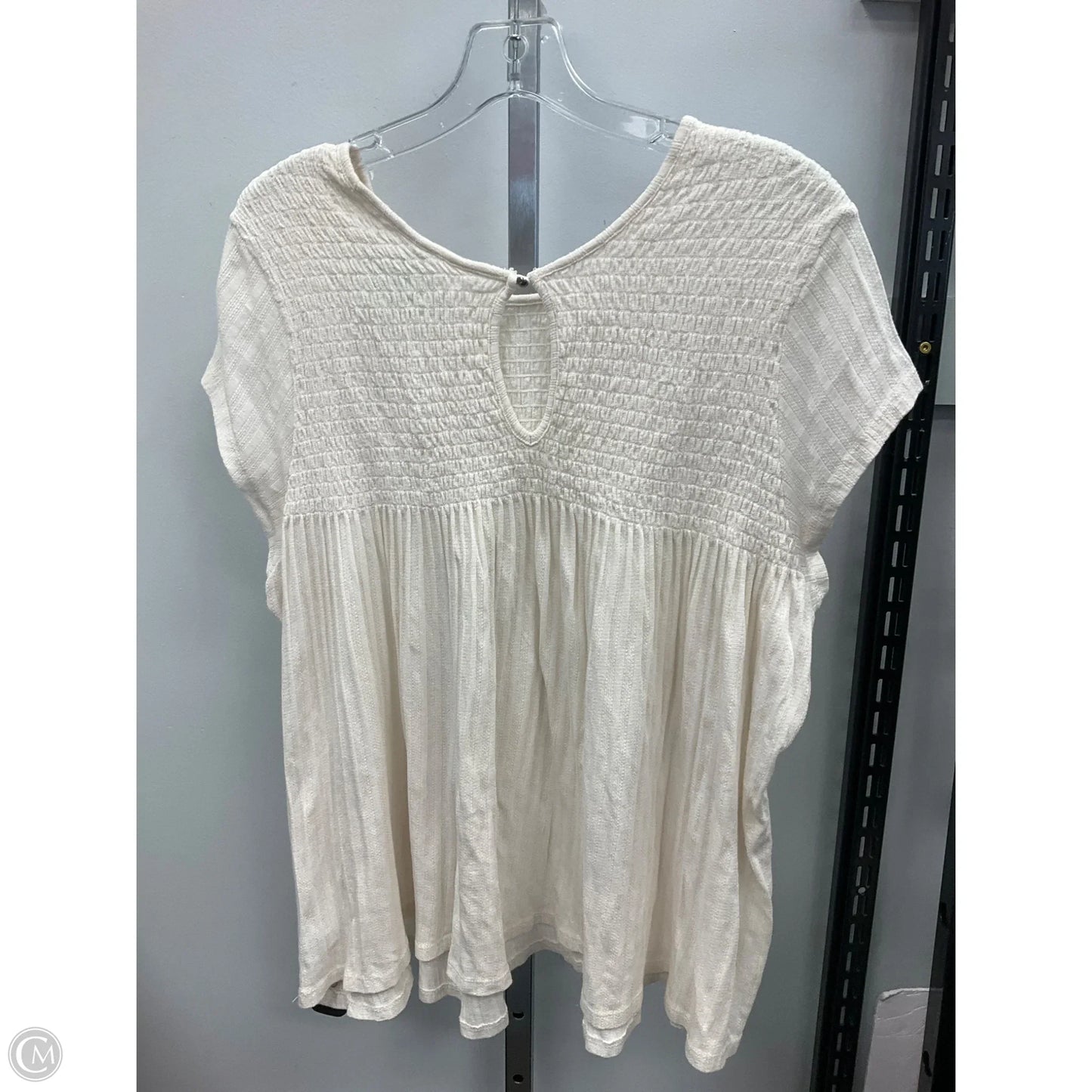 Top Short Sleeve By Time And Tru In Cream, Size: 2x