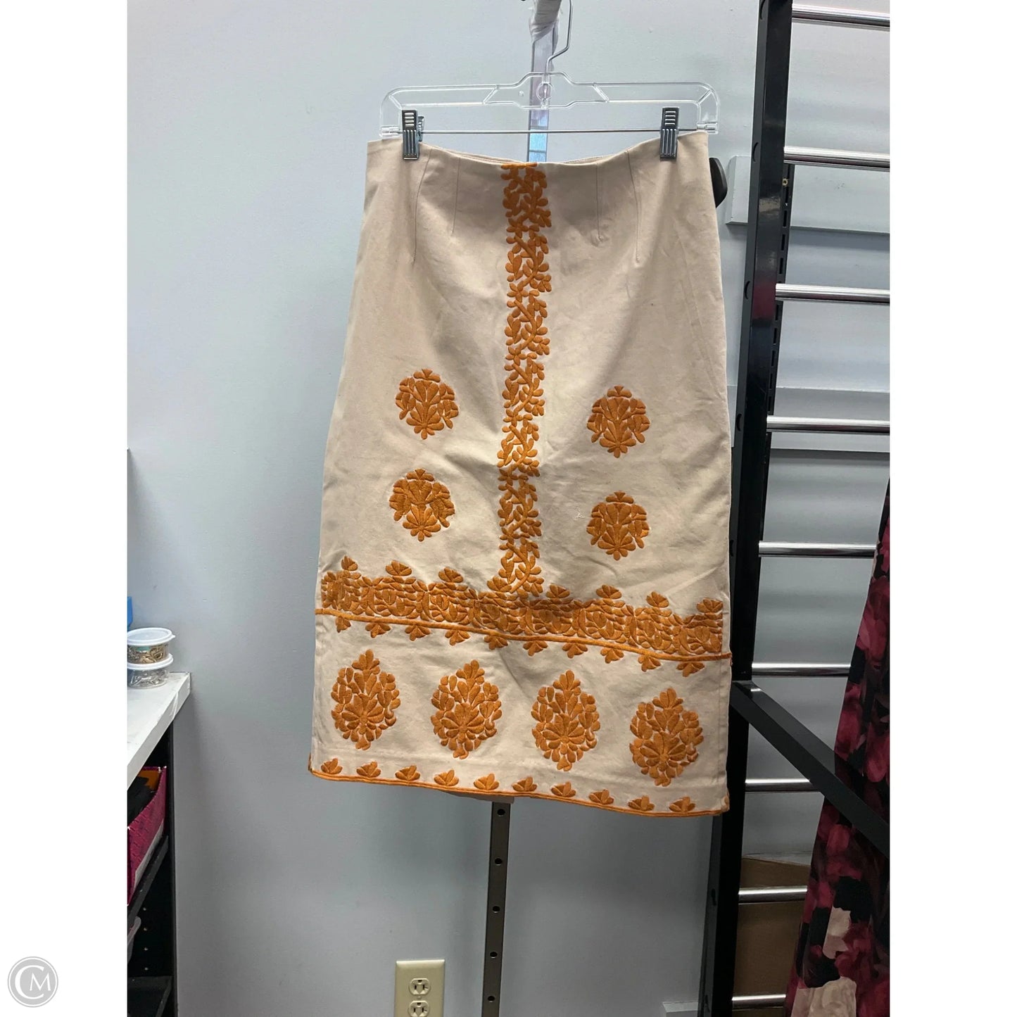 Skirt Midi By Anthropologie In Cream & Orange, Size: 10