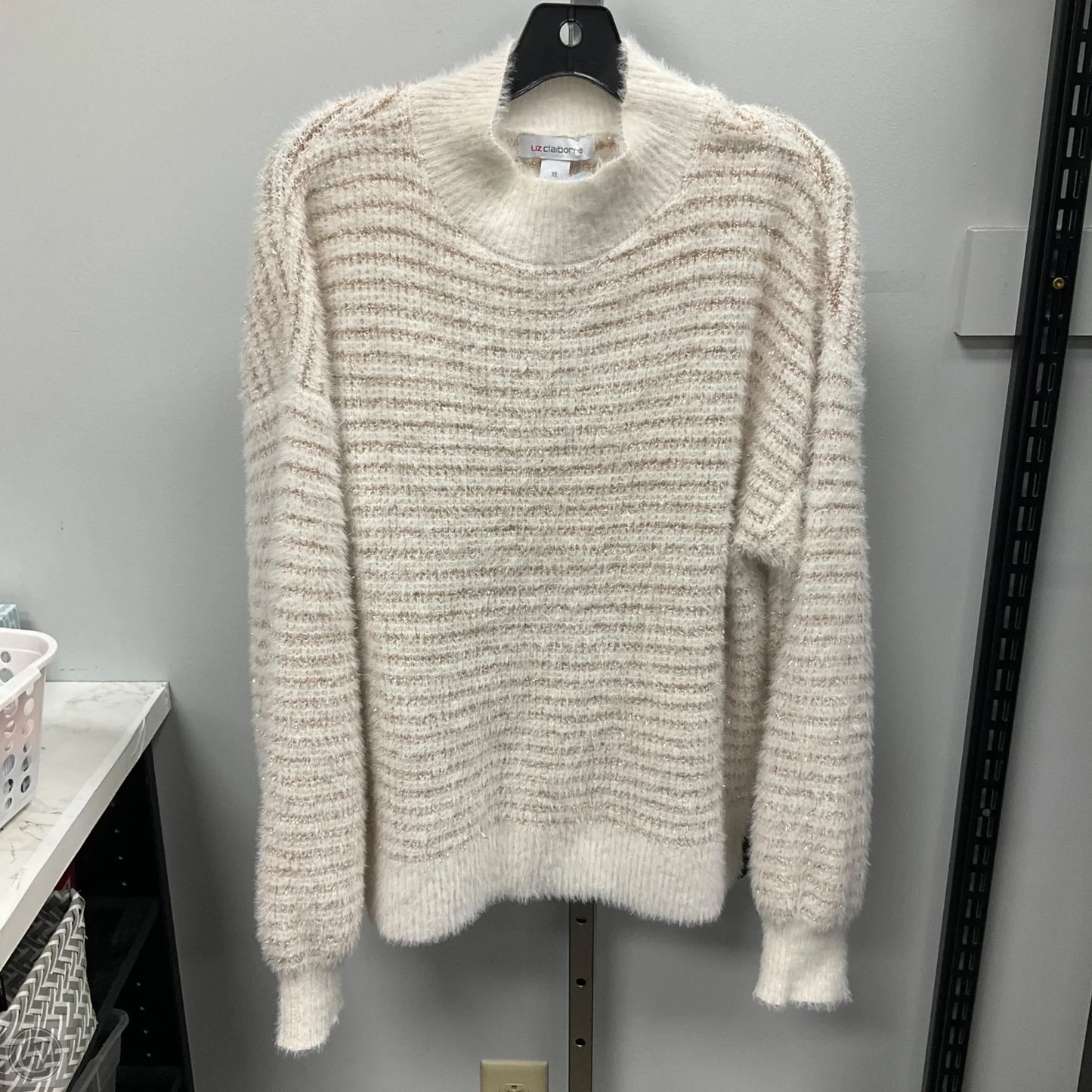 Sweater By Liz Claiborne In Ivory, Size: Xl