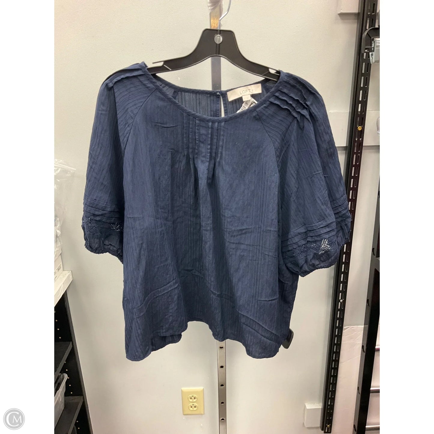 Top Short Sleeve By Loft In Navy, Size: Xl