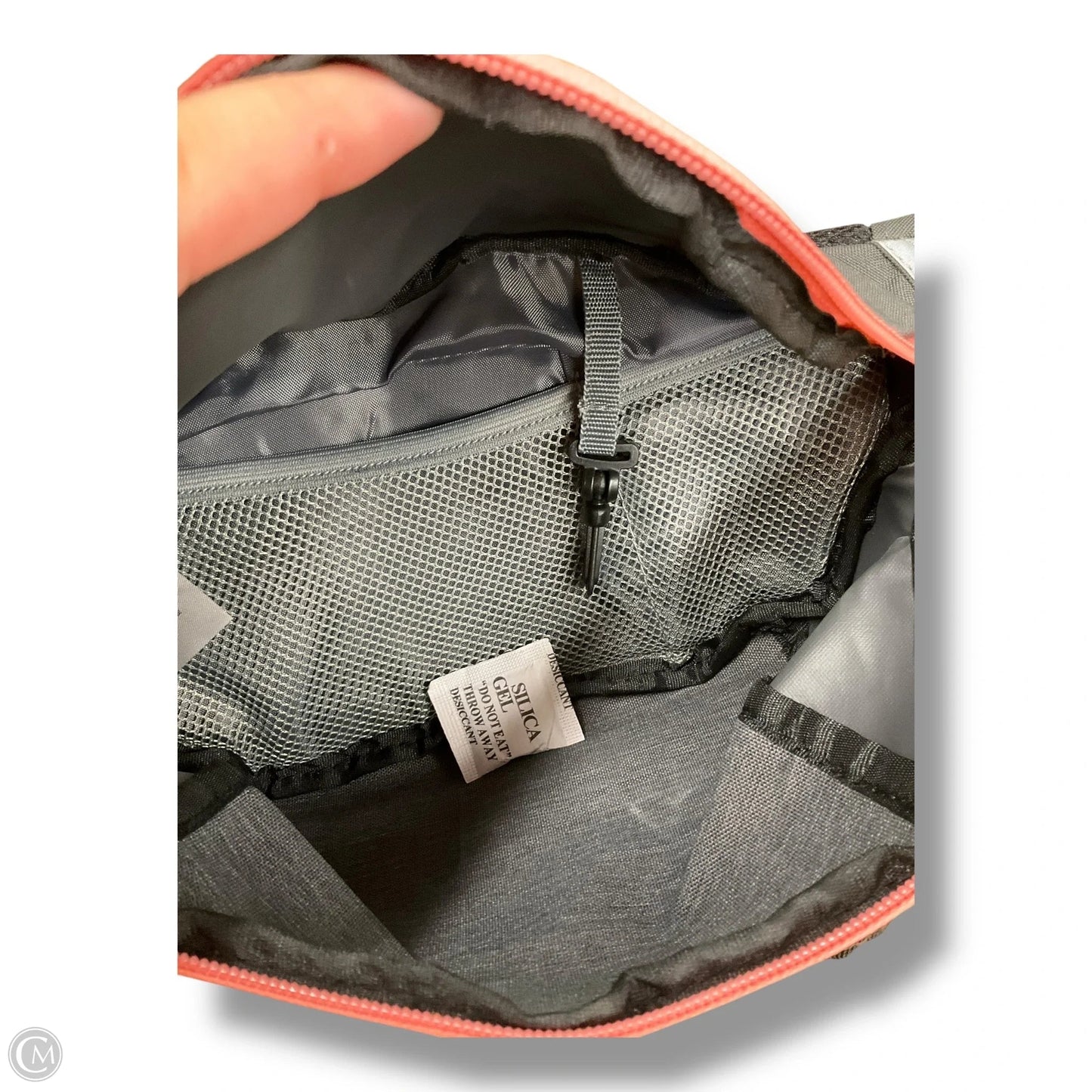 Belt Bag By Clothes Mentor, Size: Medium