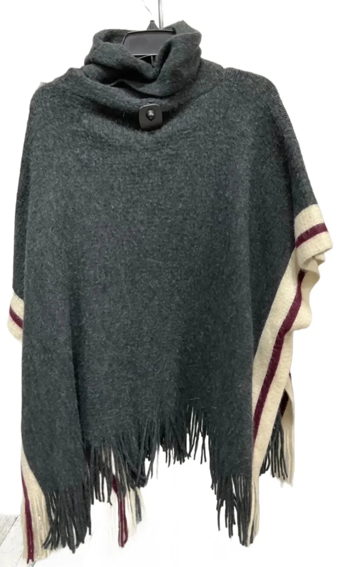 Poncho By Steve Madden In Grey, Size: Osfm