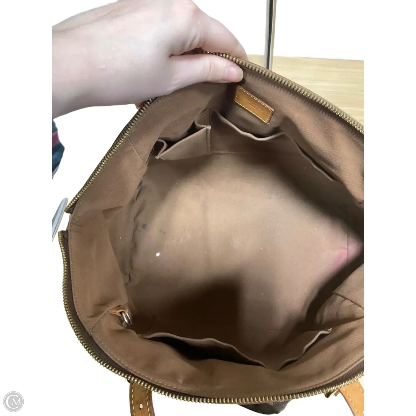 Handbag Luxury Designer By Louis Vuitton, Size: Medium