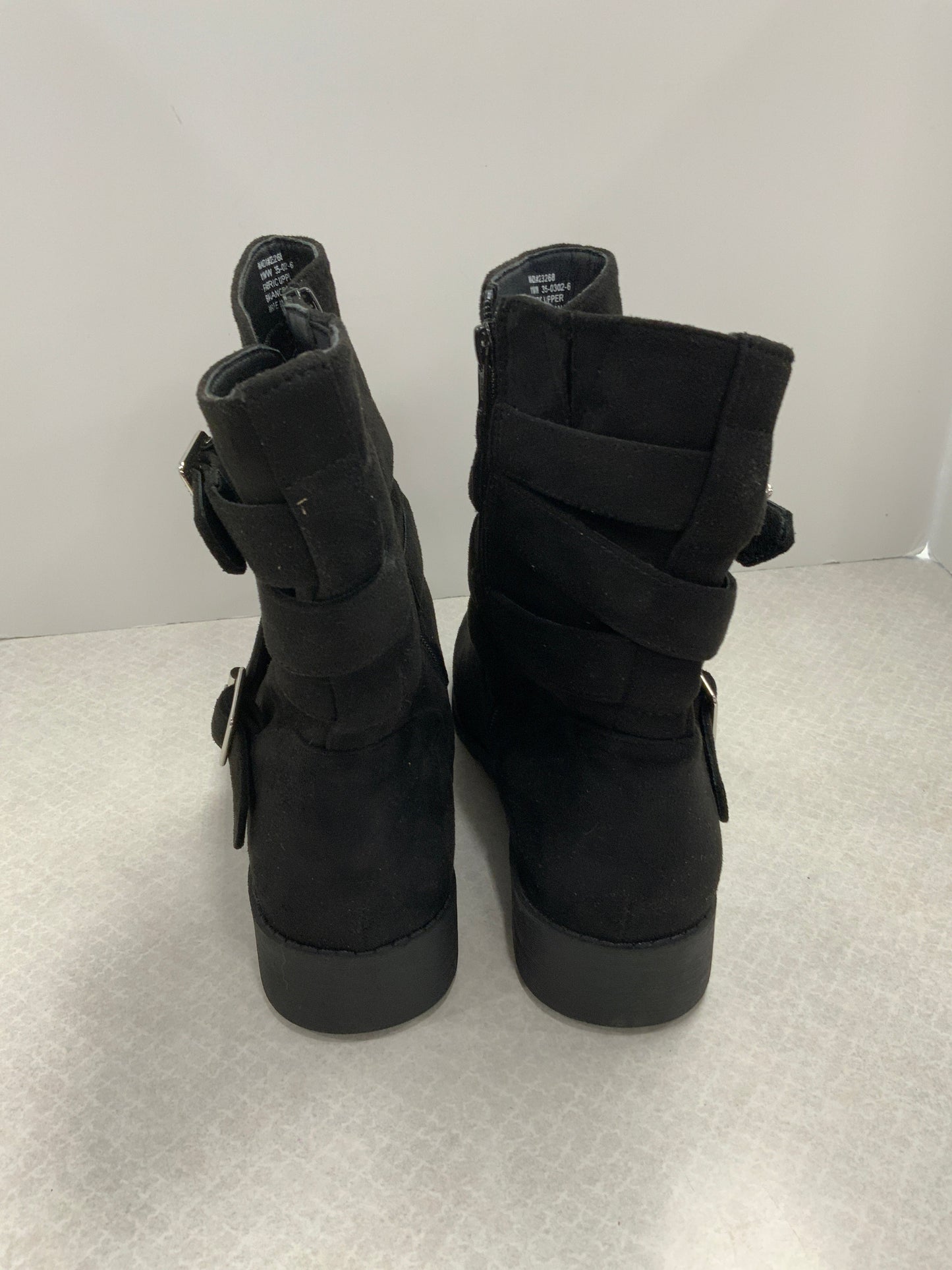 Boots Ankle Flats By Comfortview In Black, Size: 11