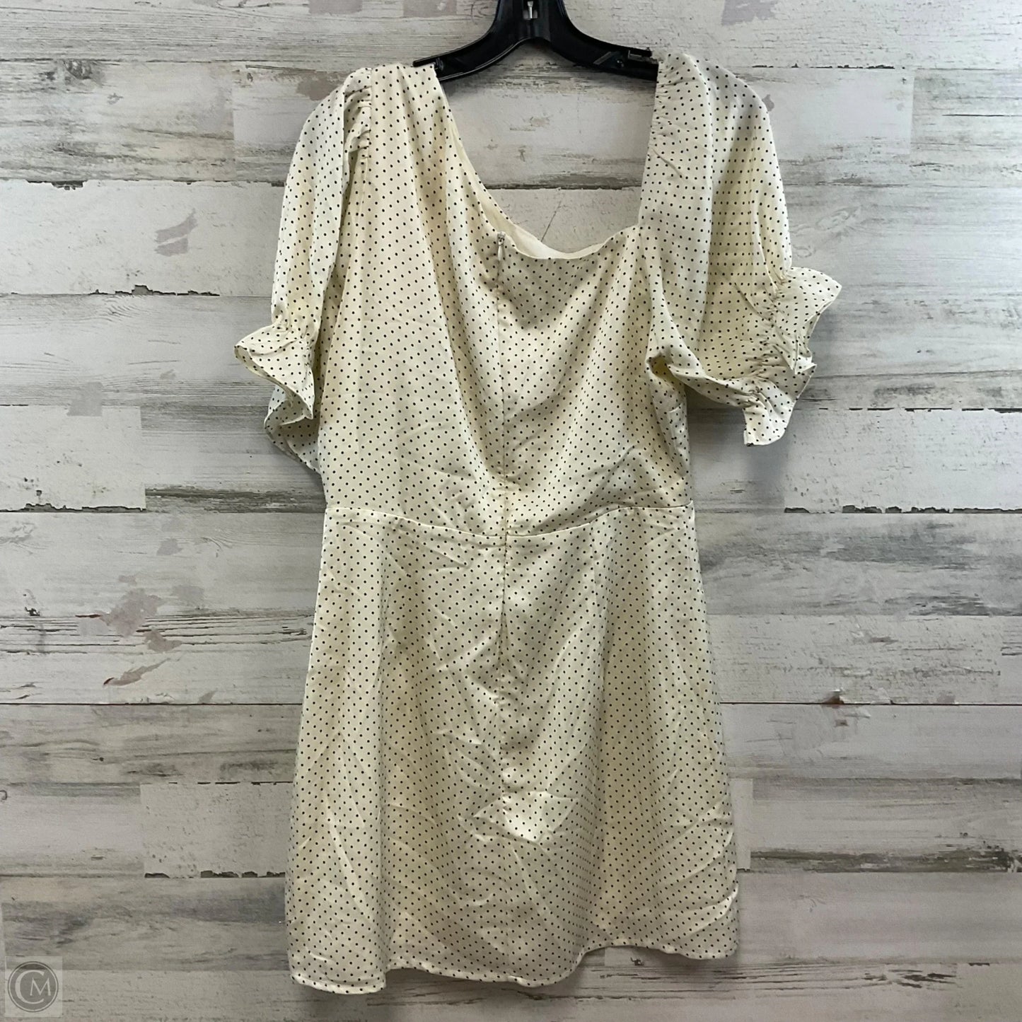 Dress Casual Short By Le Lis In Cream, Size: L