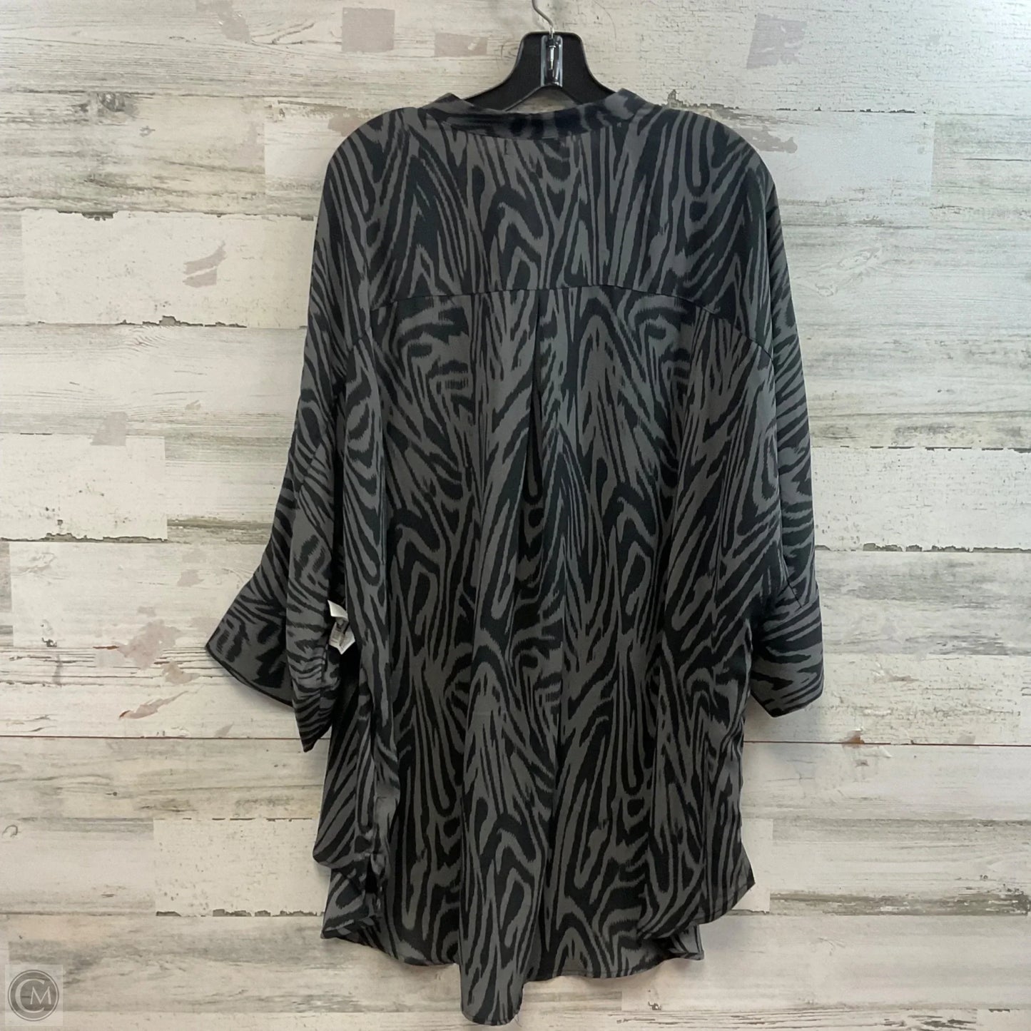 Top Short Sleeve By Torrid In Grey, Size: 2x