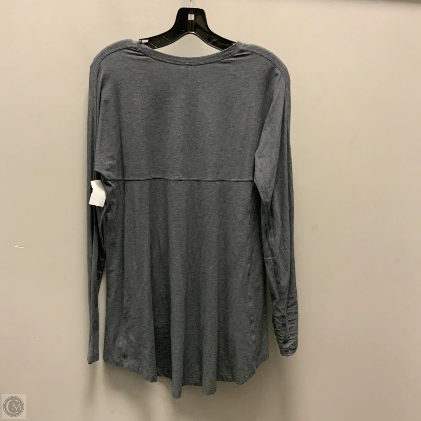 Athletic Top Long Sleeve Crewneck By Lululemon In Grey, Size: L