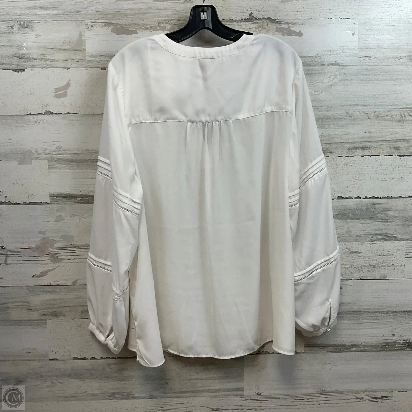 Top Long Sleeve By Vince Camuto In White, Size: 2x