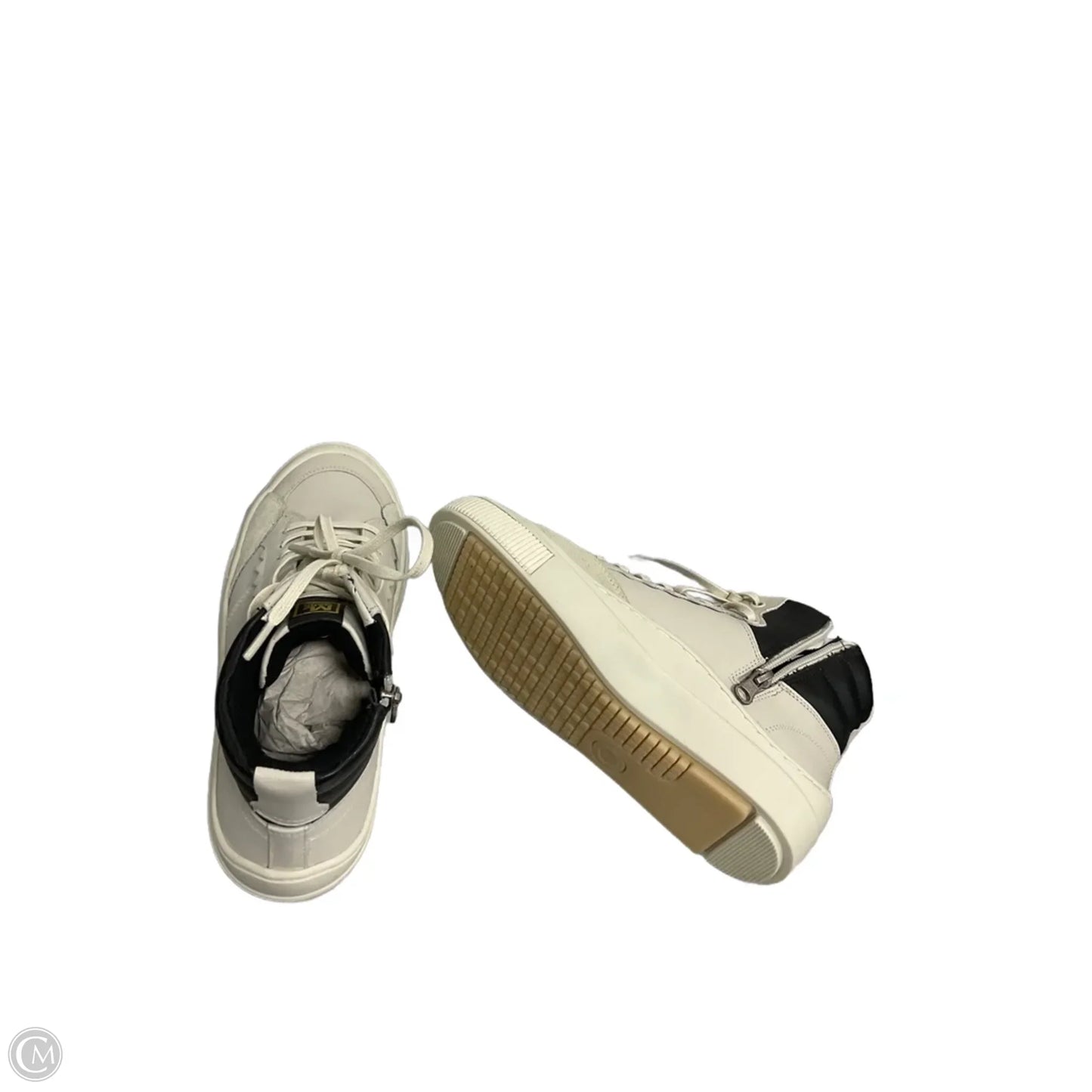 Shoes Sneakers By Clothes Mentor In Ivory, Size: 7