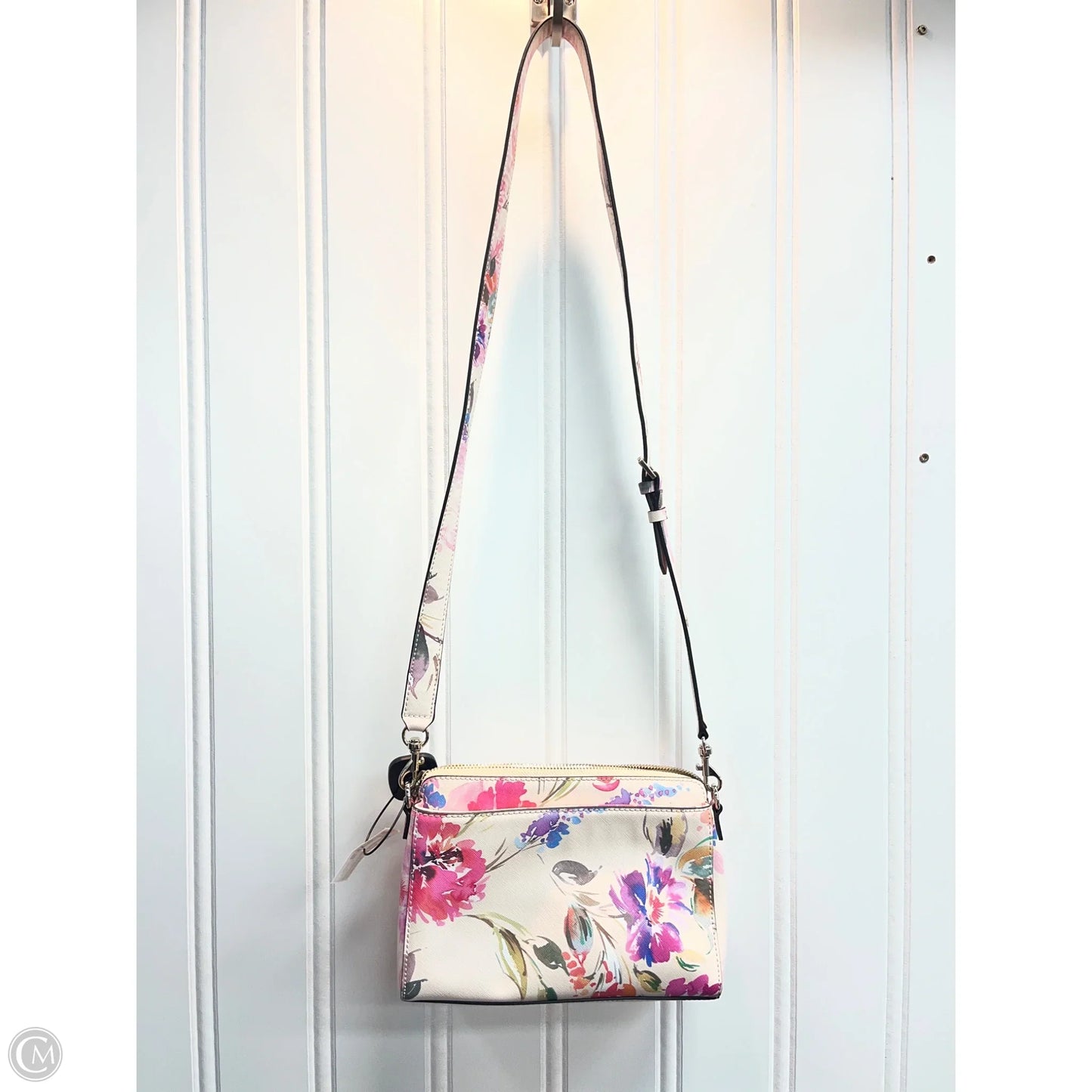 Crossbody By Guess, Size: Medium