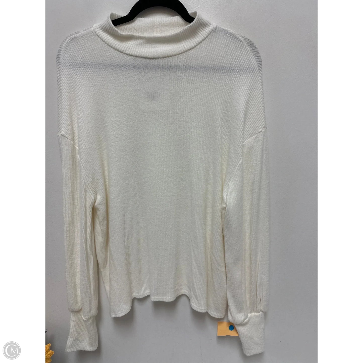 Top Long Sleeve By Clothes Mentor In Cream, Size: M