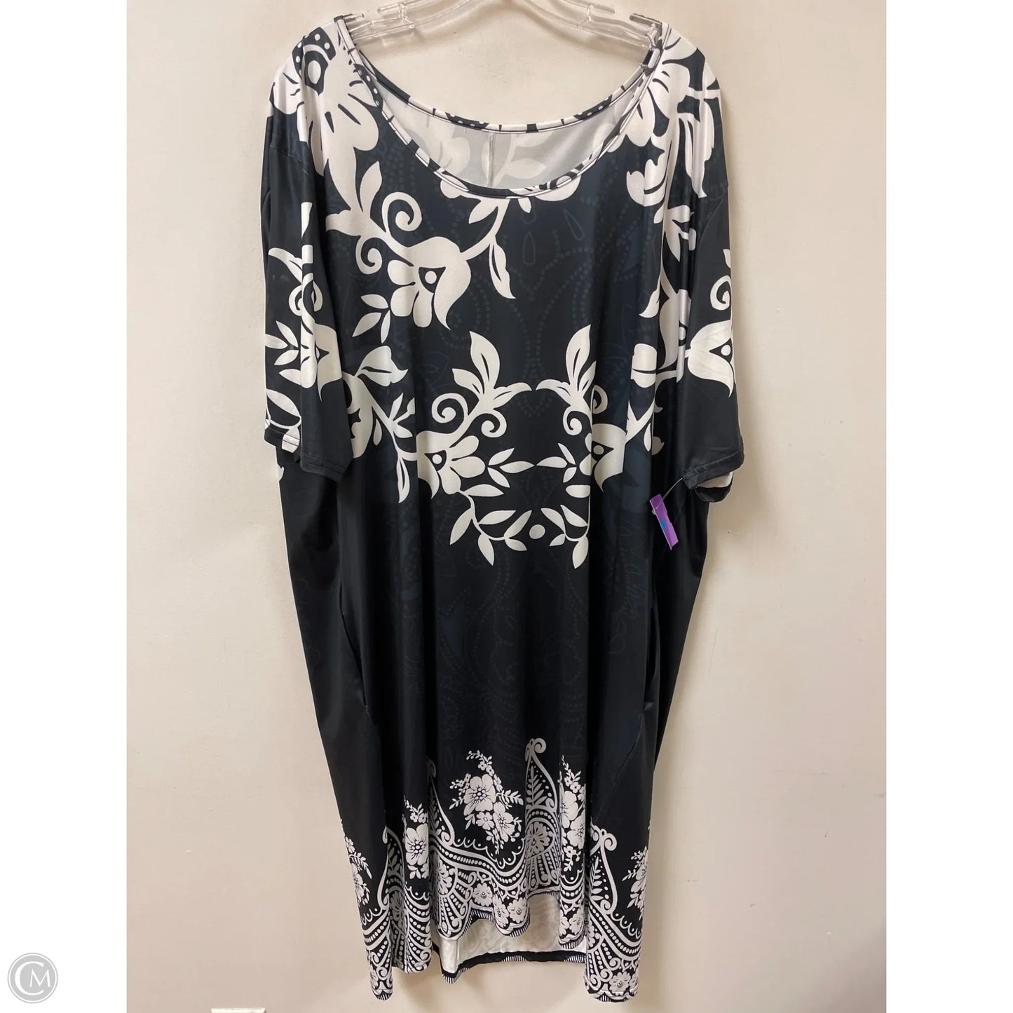 Dress Casual Midi By Clothes Mentor In Black & White, Size: 4x