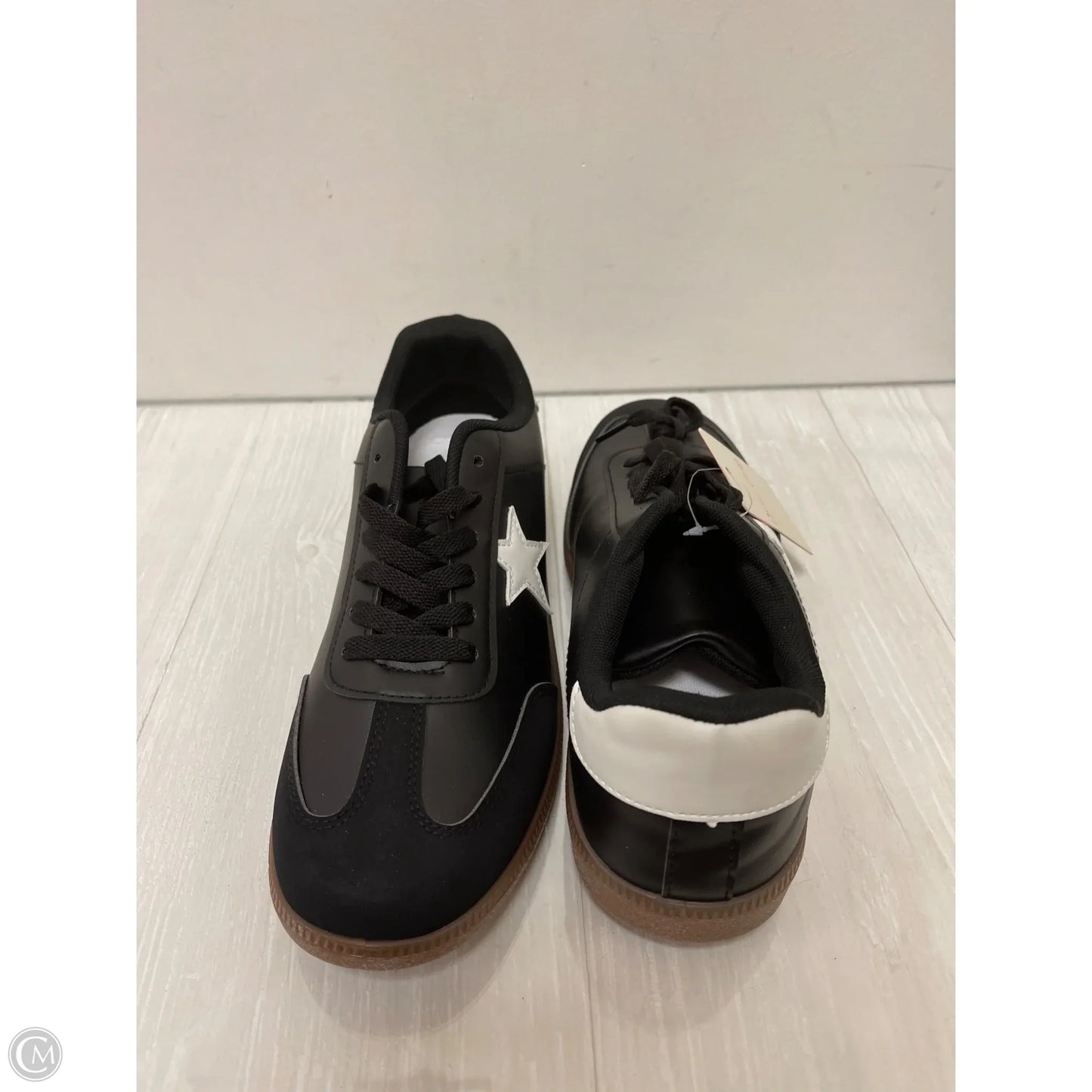 Shoes Sneakers By Clothes Mentor In Black, Size: 11