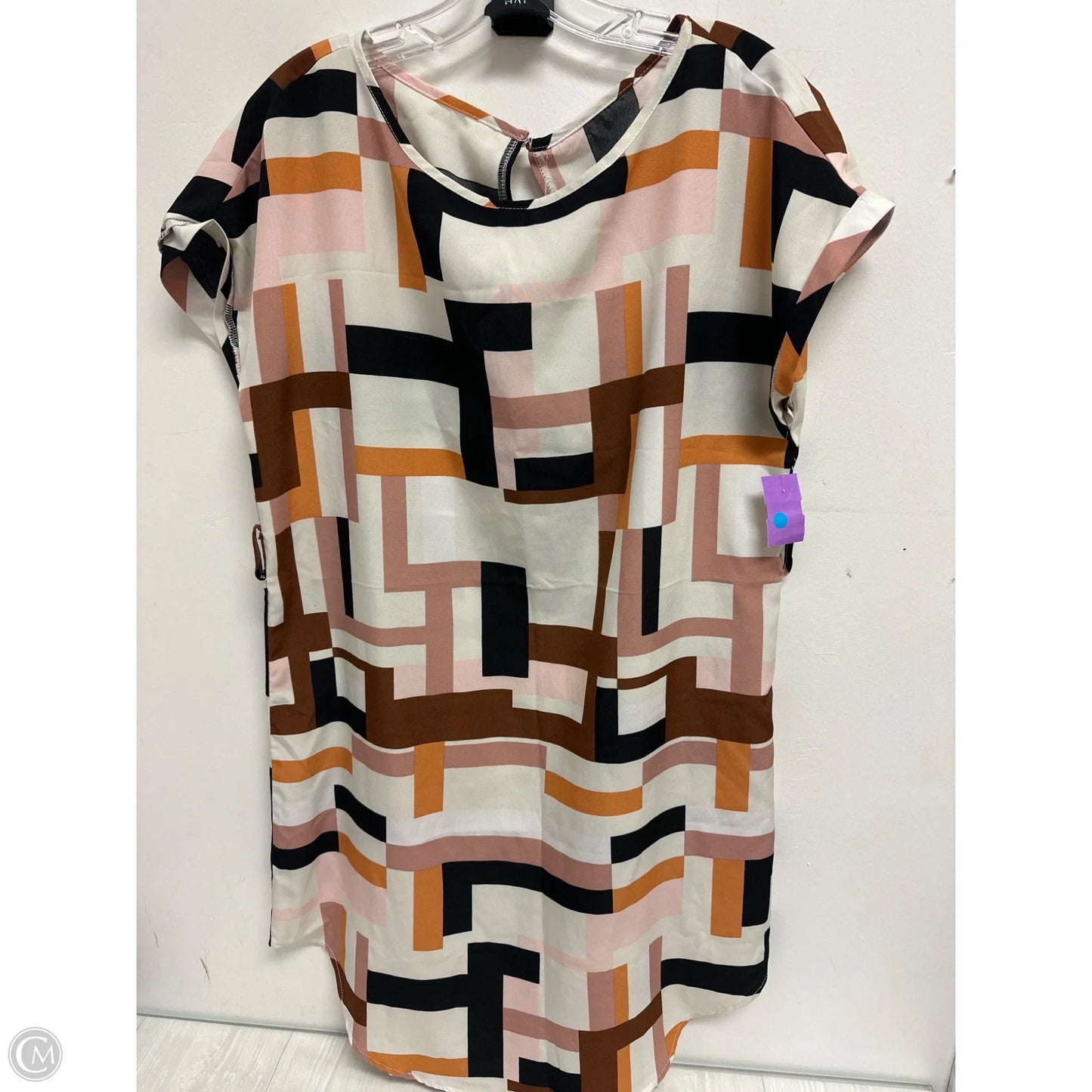 Dress Casual Short By Clothes Mentor In Cream, Size: S