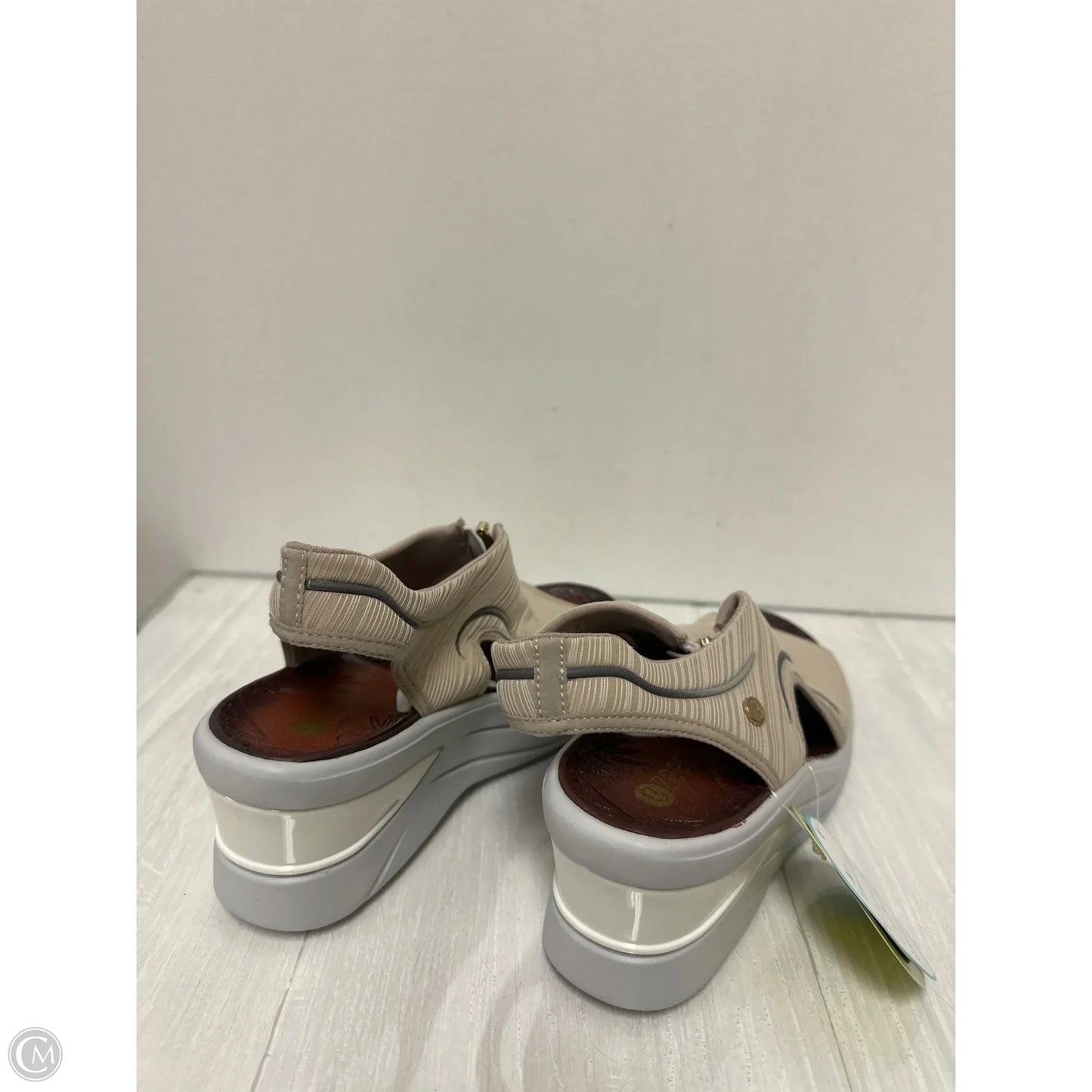 Shoes Heels Wedge By Bzees In Cream, Size: 7.5