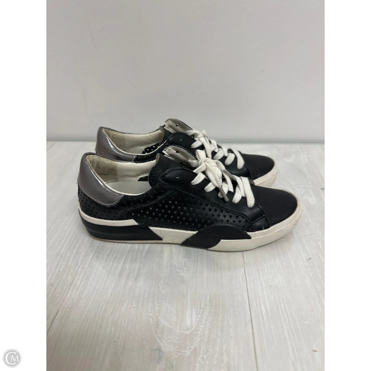 Shoes Flats By Dolce Vita In Black, Size: 6.5