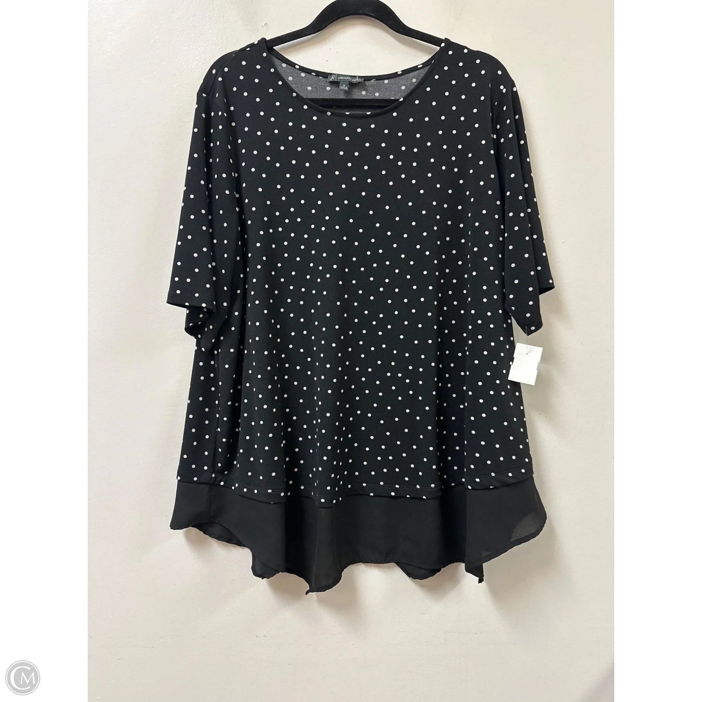 Top Short Sleeve By Adrianna Papell In Polkadot Pattern, Size: 1x