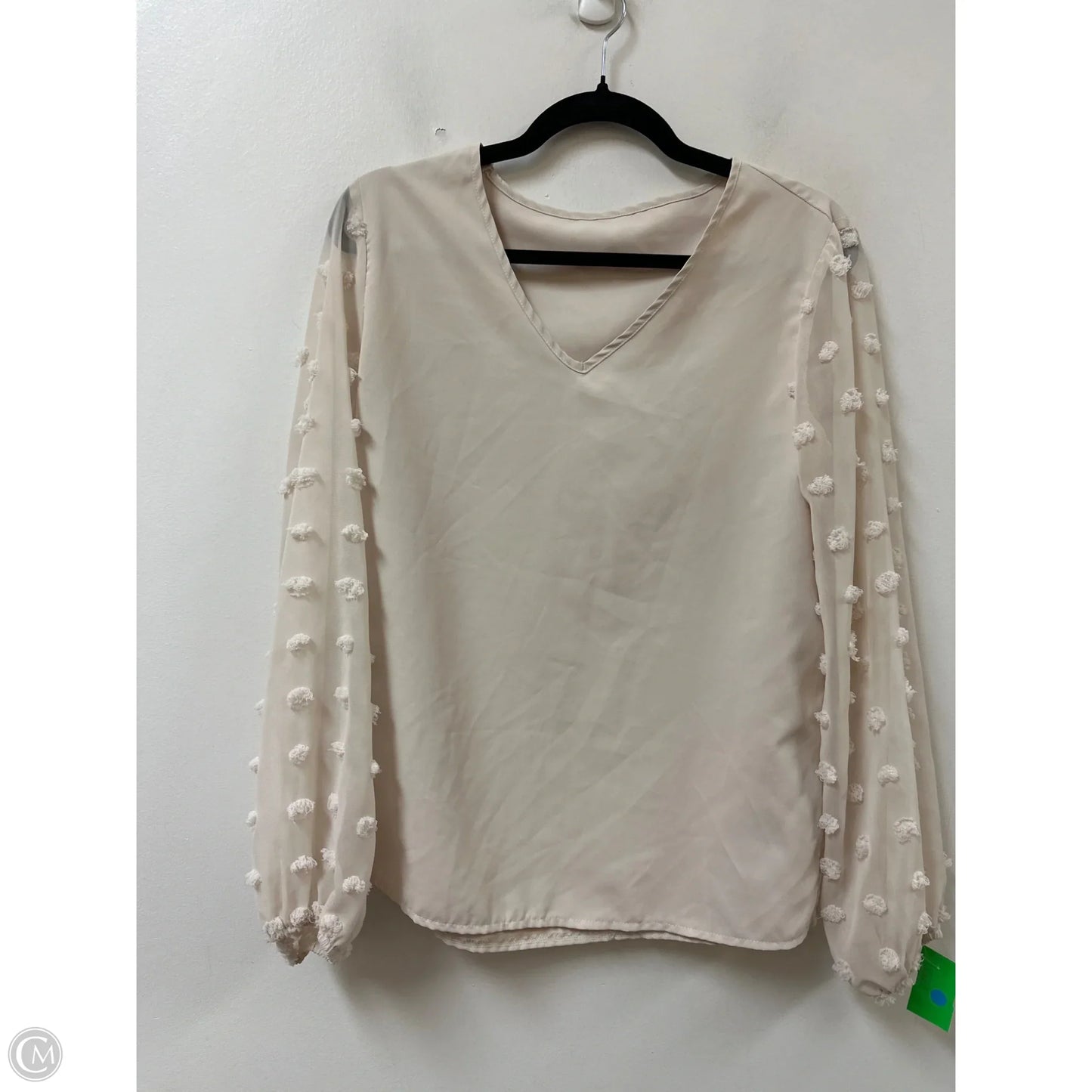 Top Long Sleeve By Clothes Mentor In Cream, Size: M