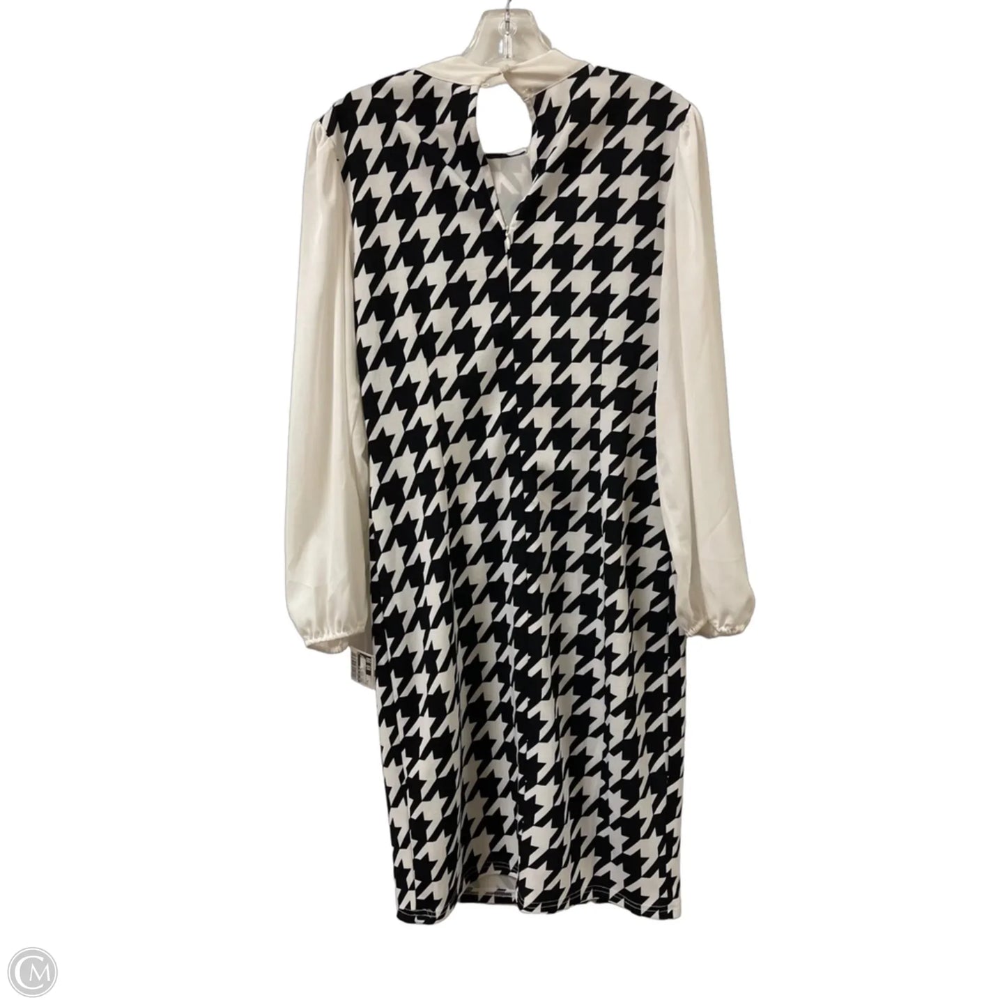 Dress Casual Short By New York And Co In Black & White, Size: M