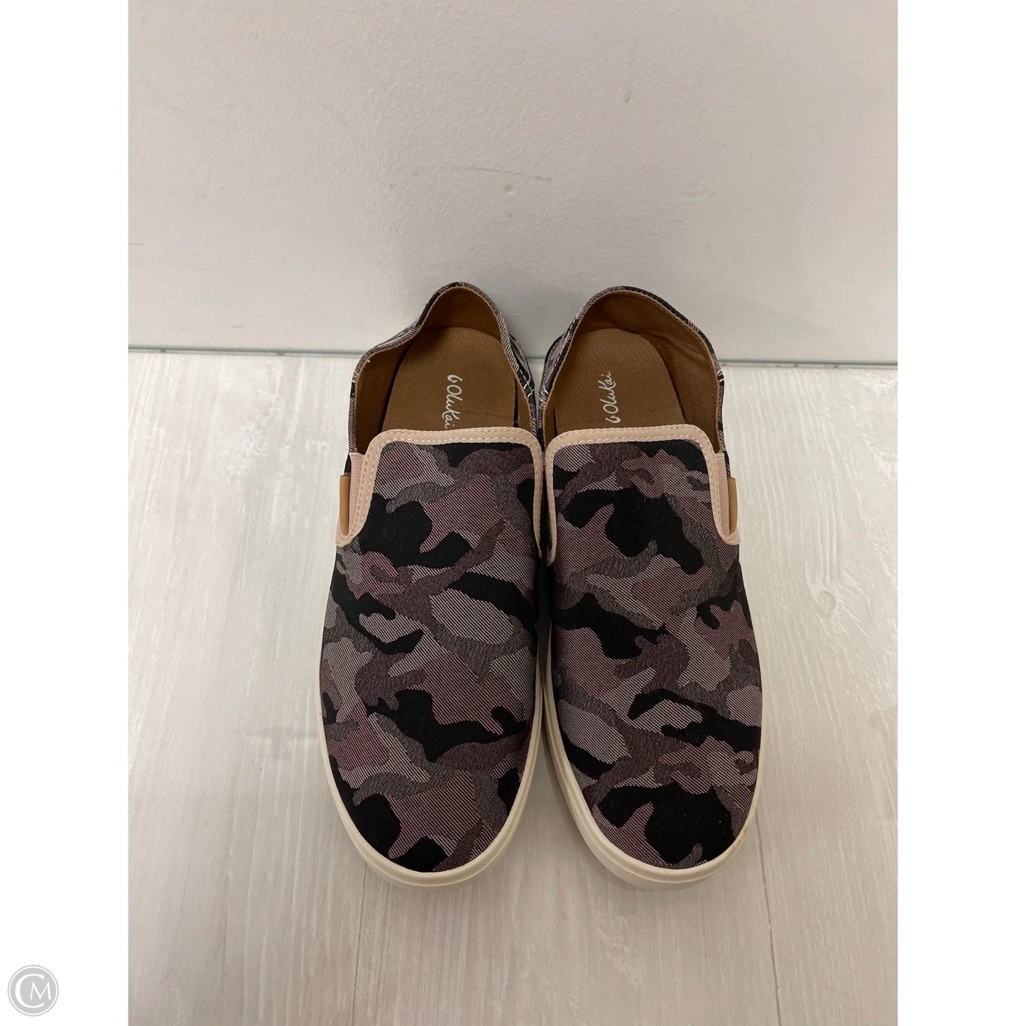 Shoes Flats By Olukai In Camouflage Print, Size: 10