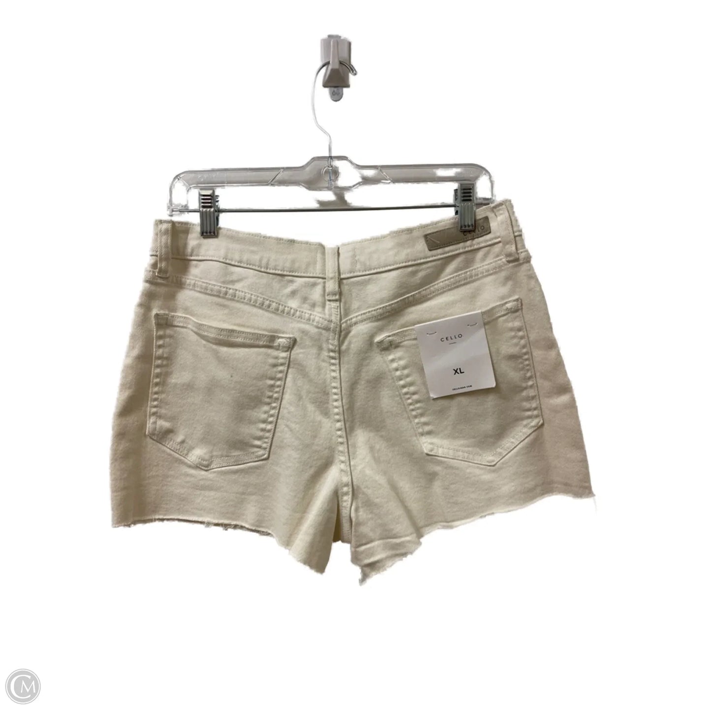 Shorts By Clothes Mentor In Cream, Size: 14