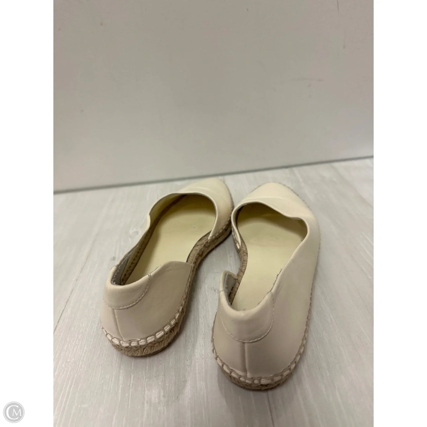 Shoes Flats By Vince In Cream, Size: 7