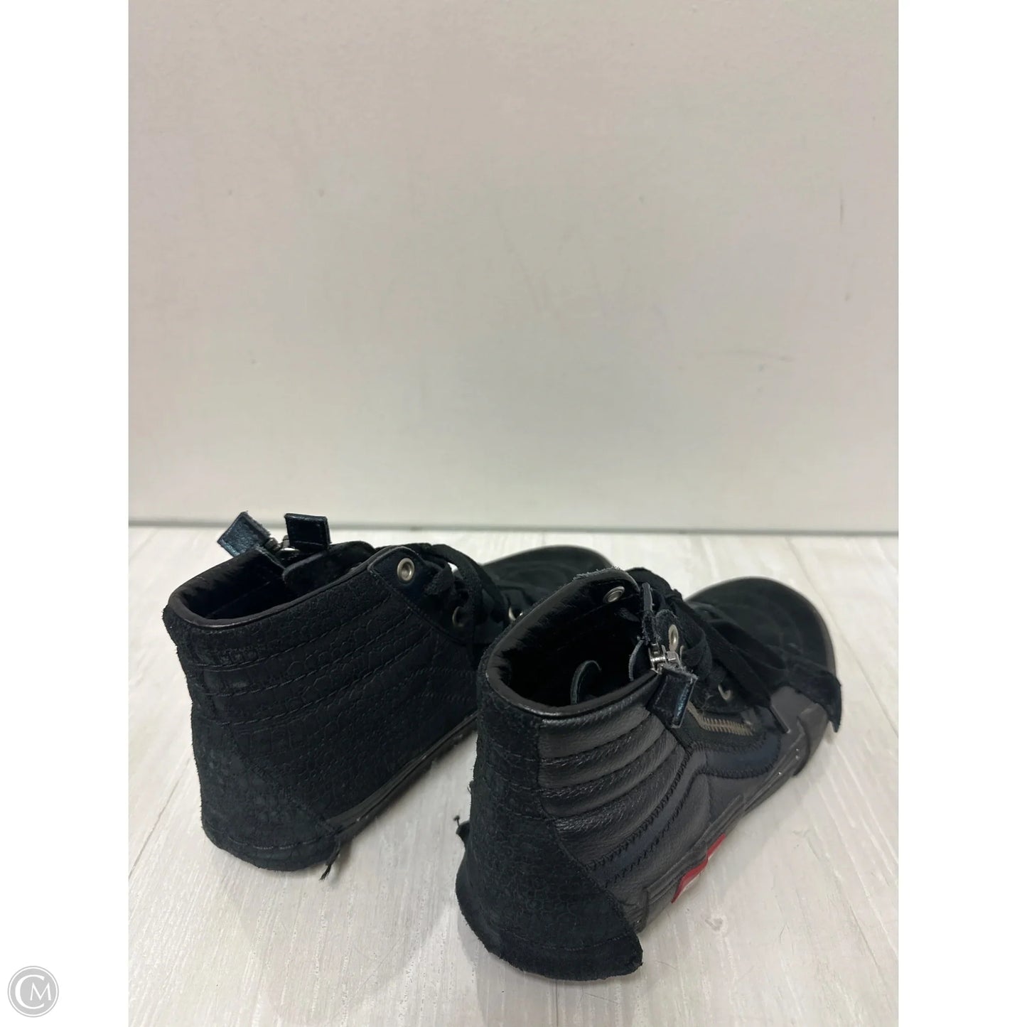 Shoes Sneakers By Vans In Black, Size: 6.5