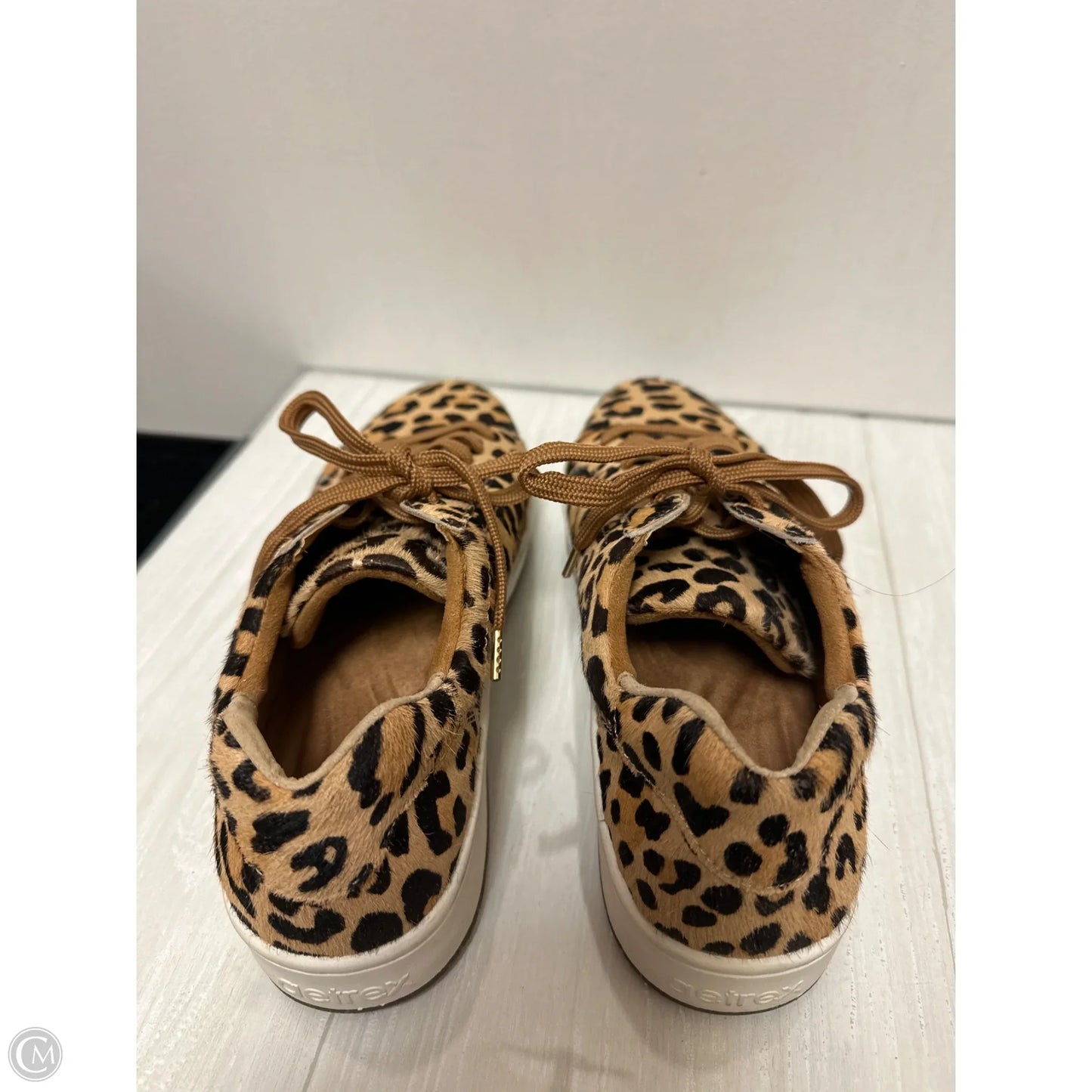 Shoes Flats By Aetrex In Animal Print, Size: 9.5