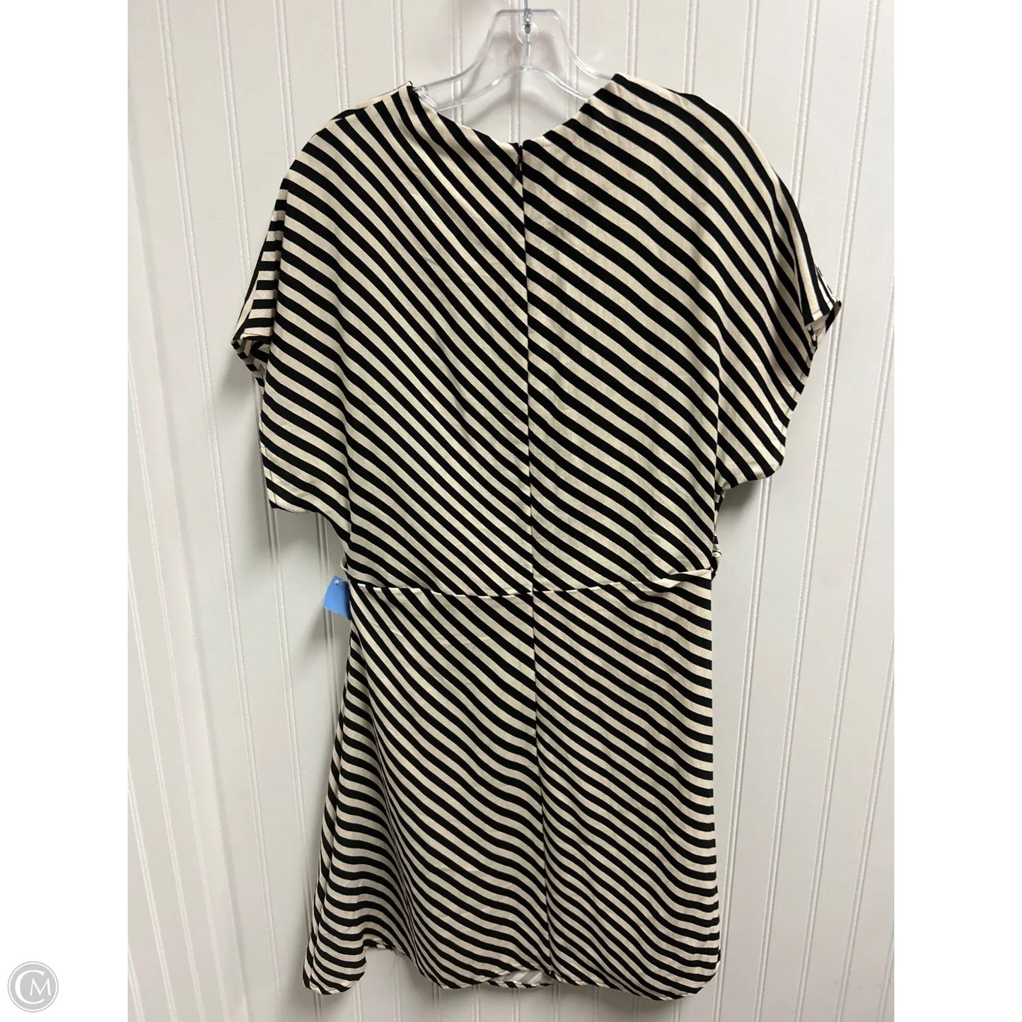 Dress Casual Short By H&m In Striped Pattern, Size: M