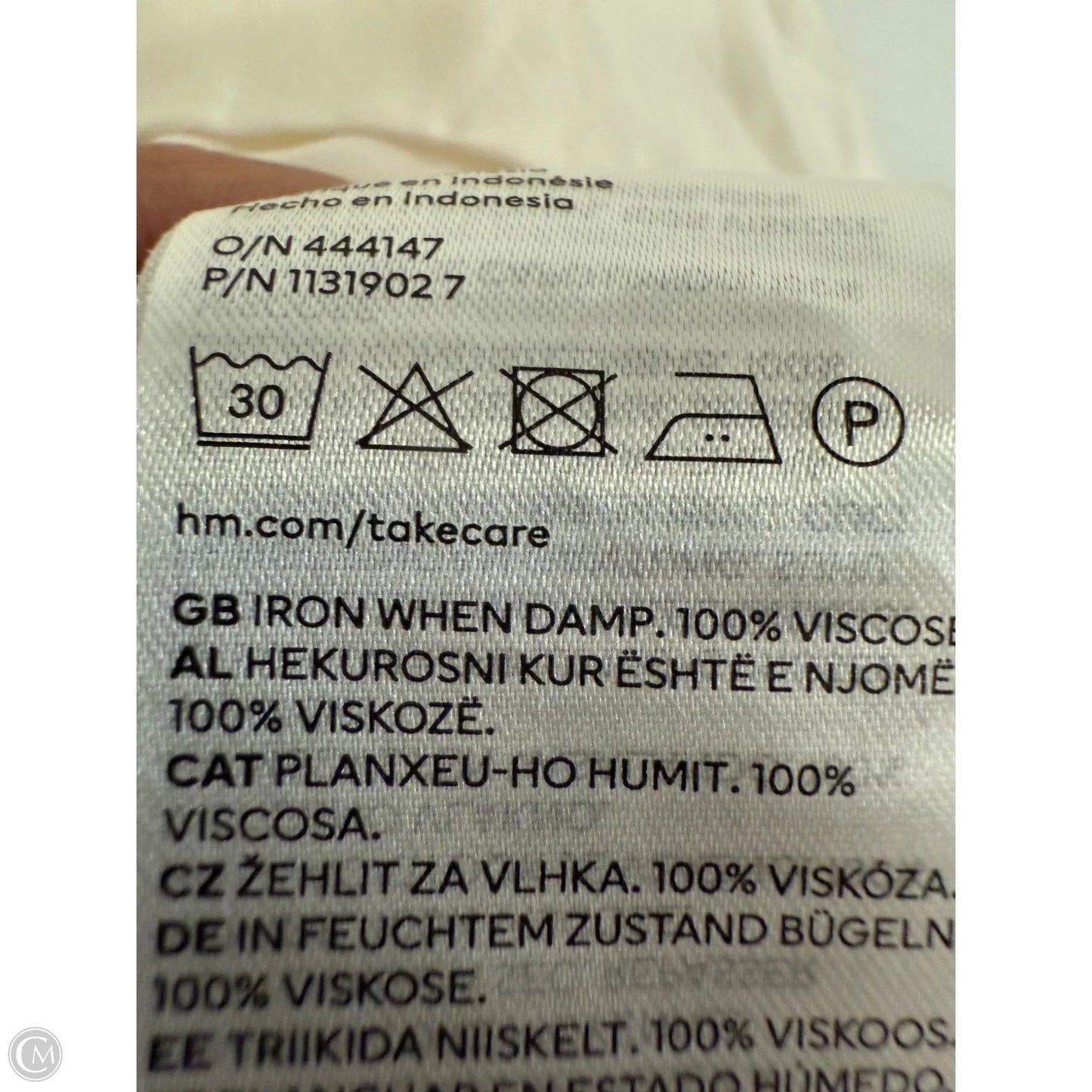 Blouse Short Sleeve By H&m In Cream, Size: M