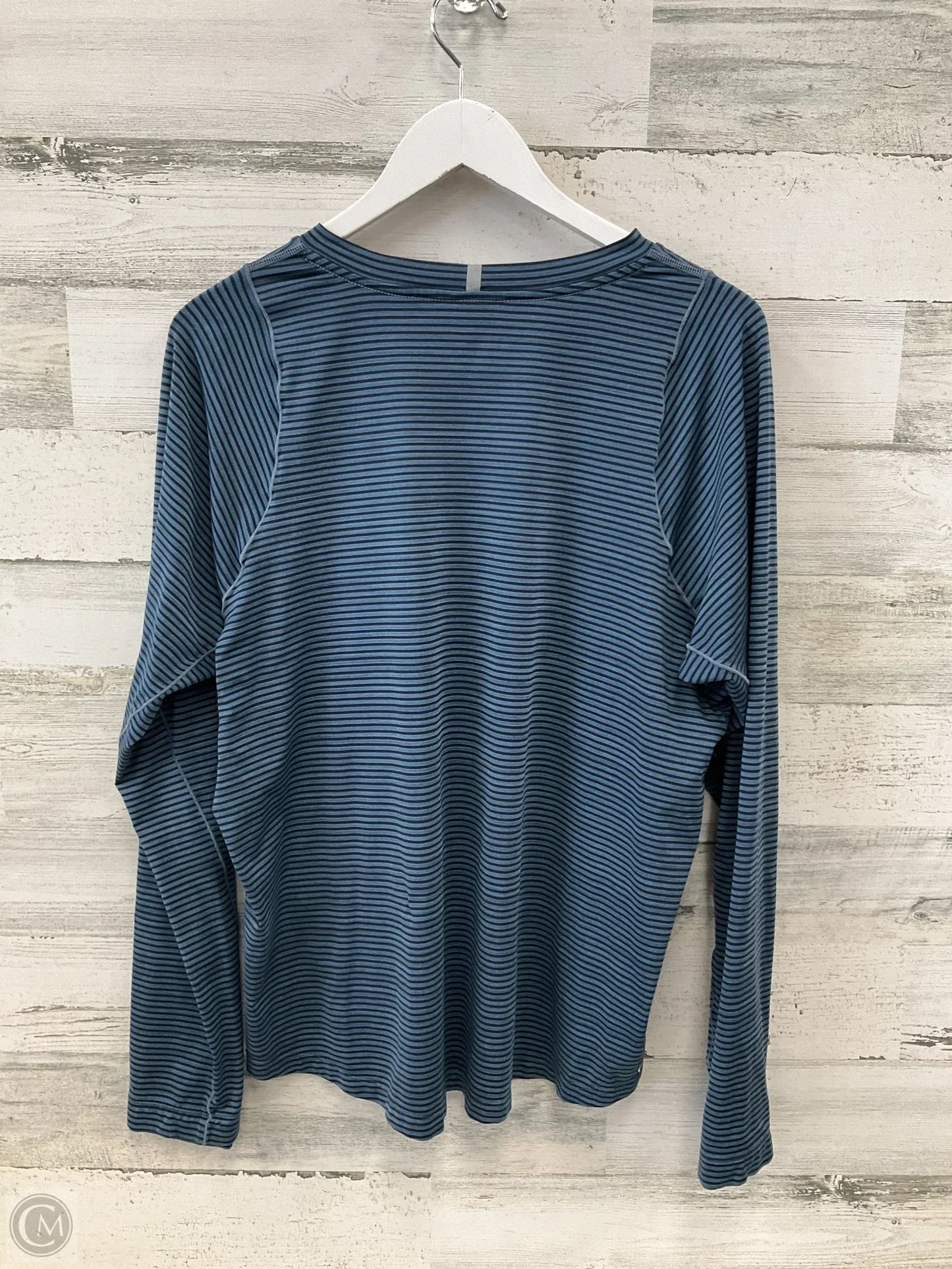 Athletic Top Long Sleeve Crewneck By New Balance In Blue, Size: Xl