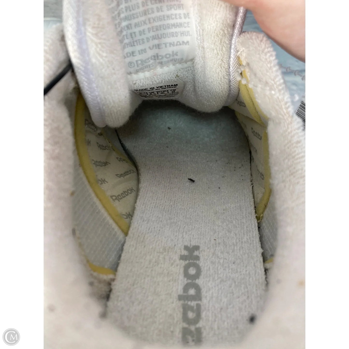 Shoes Sneakers By Reebok In White, Size: 9
