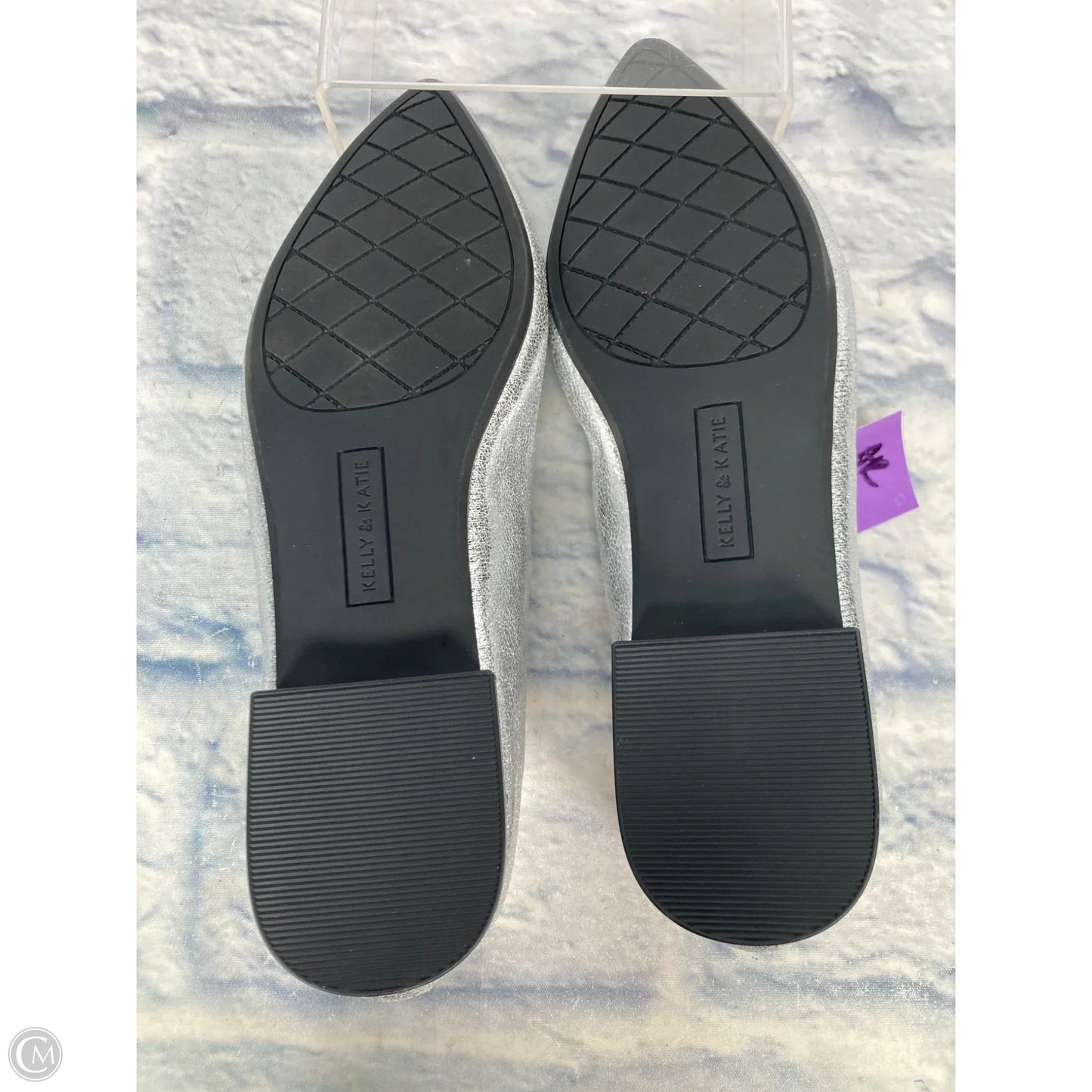 Shoes Flats By Kelly And Katie In Silver, Size: 8
