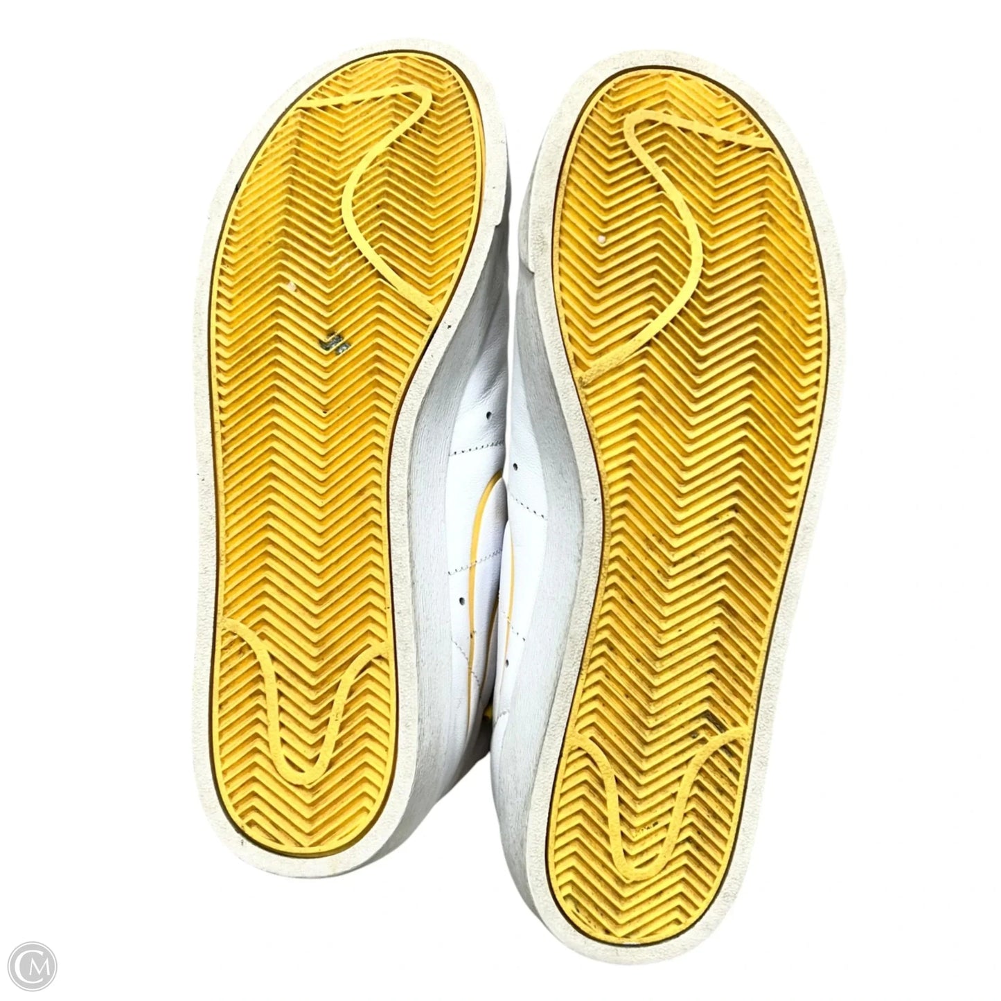 Shoes Sneakers By Nike In White & Yellow, Size: 7