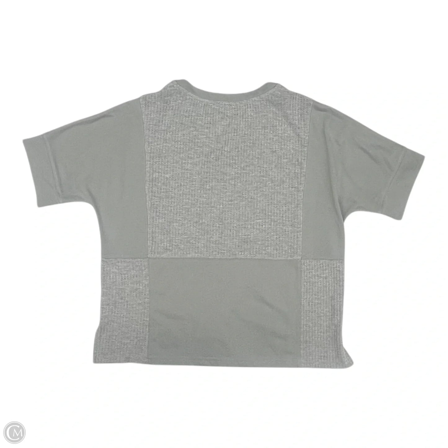 Top Short Sleeve By Dokotoo In Grey, Size: L